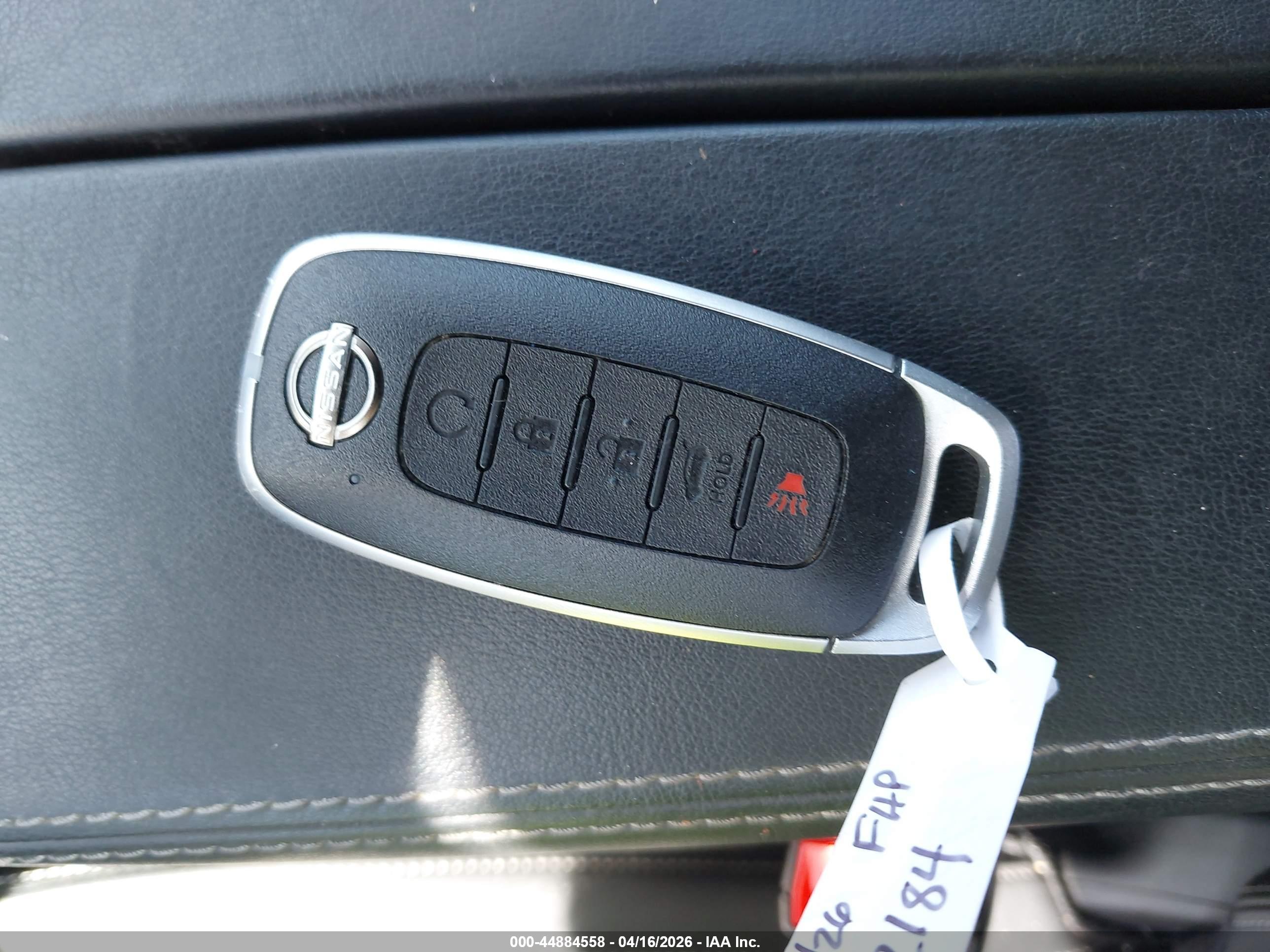 NISSAN ROGUE image 11