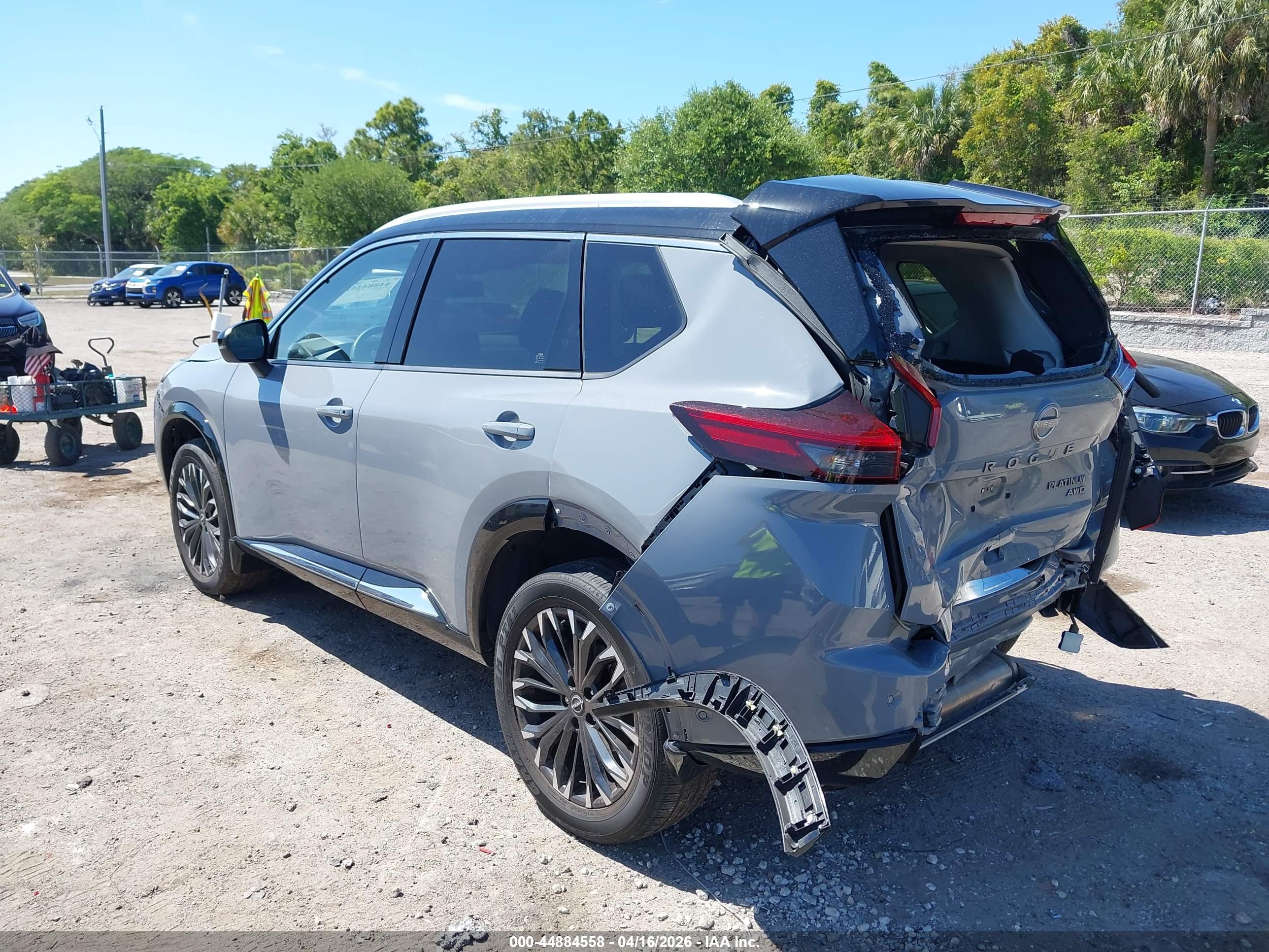 NISSAN ROGUE image 3