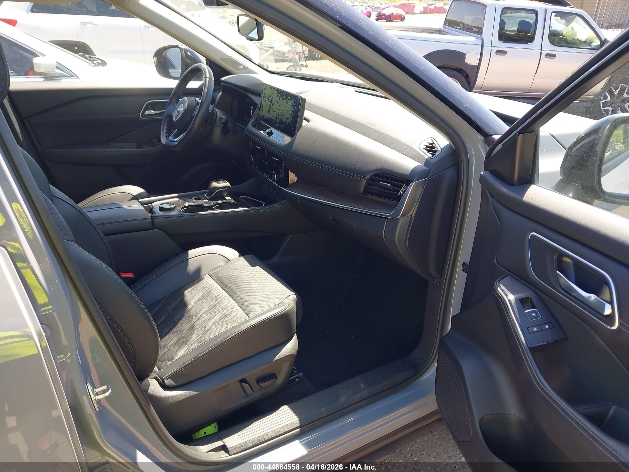 NISSAN ROGUE image 5