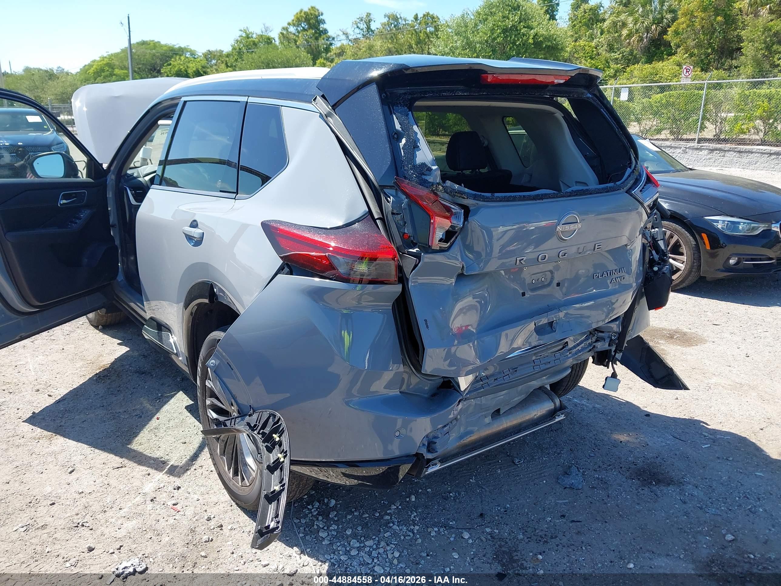 NISSAN ROGUE image 6