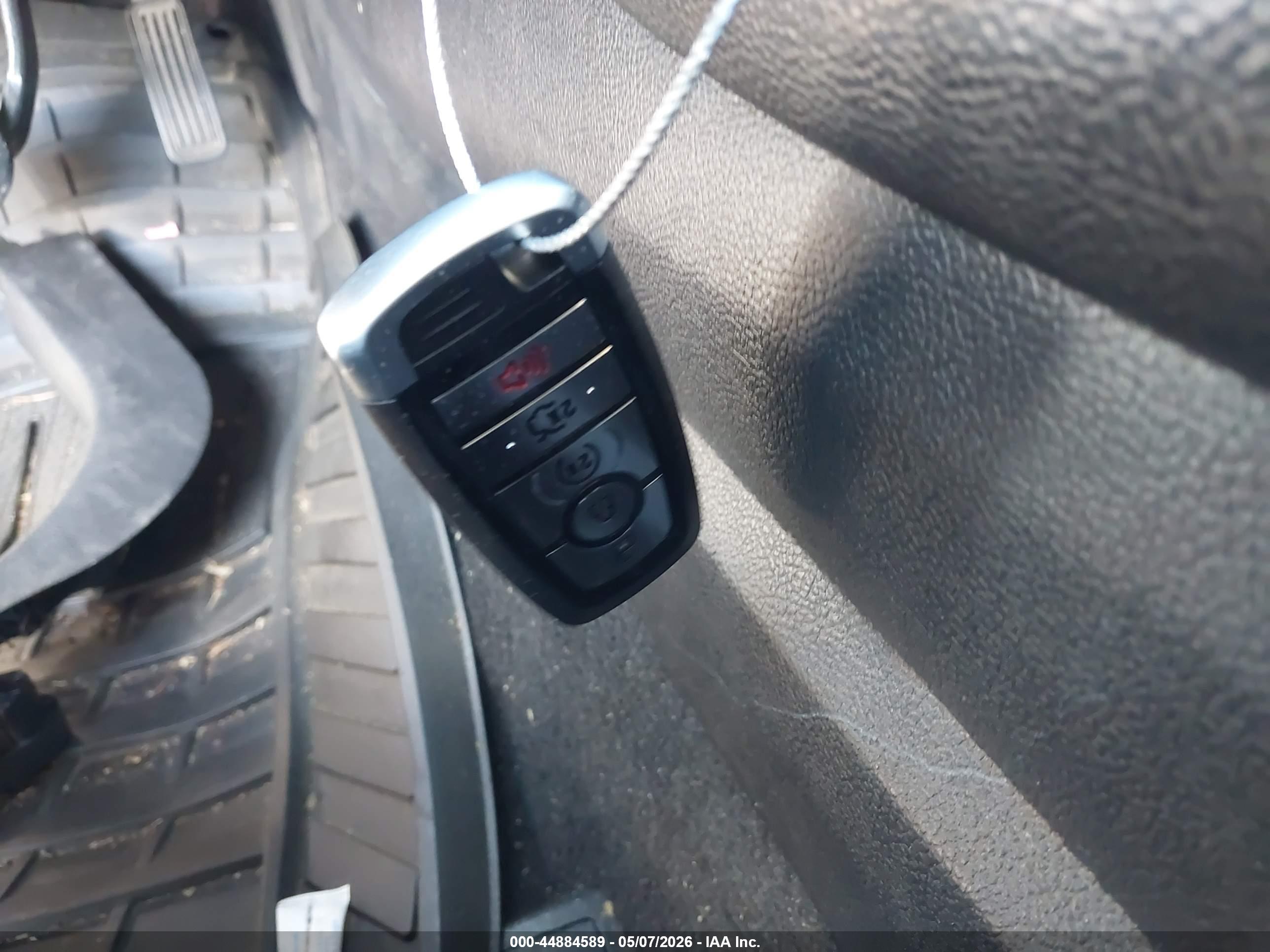 FORD FUSION image 11