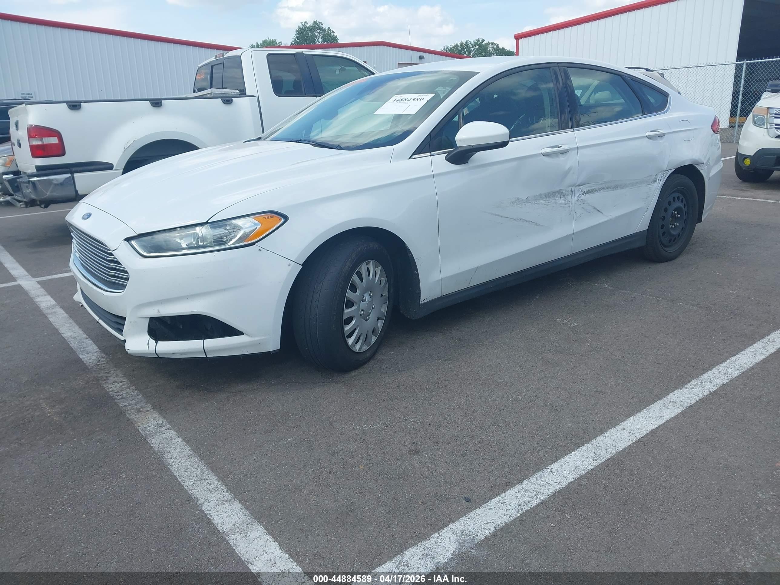 FORD FUSION image 2