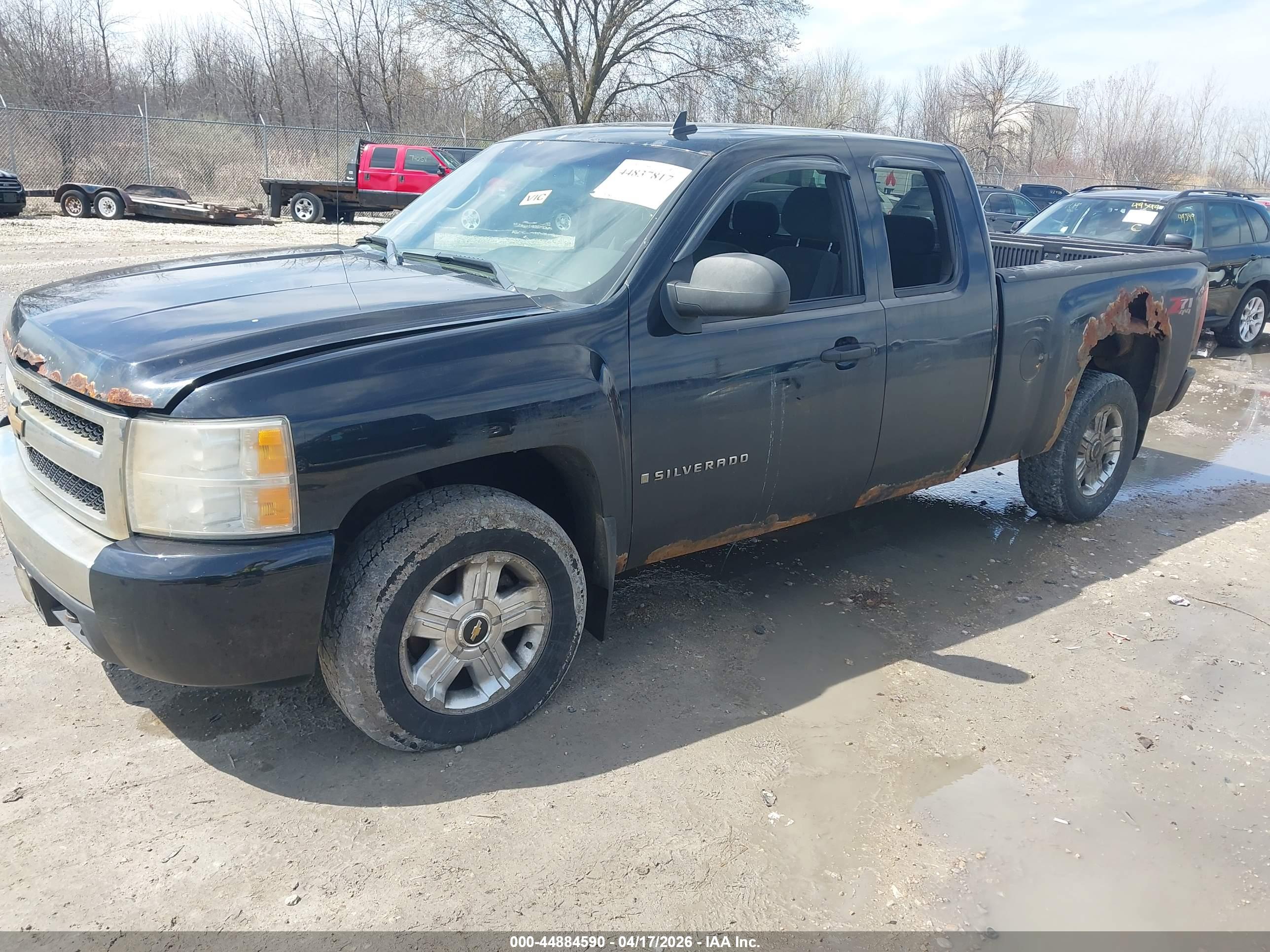 CHEVROLET SILVERADO image 2