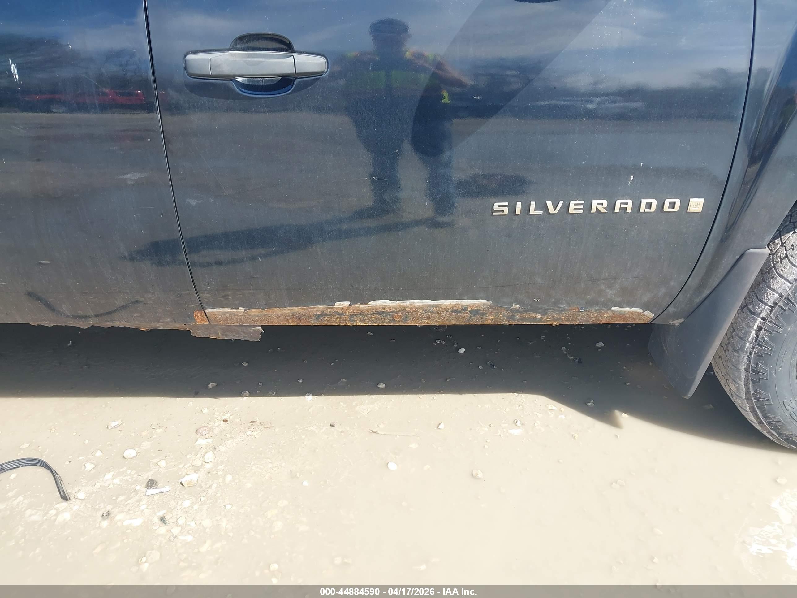 CHEVROLET SILVERADO image 6