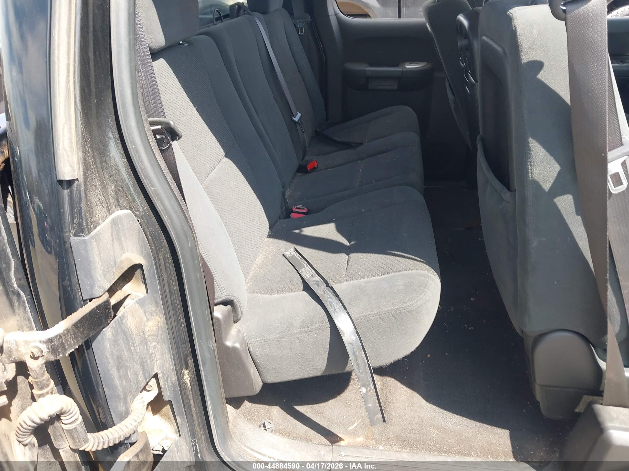 CHEVROLET SILVERADO image 8