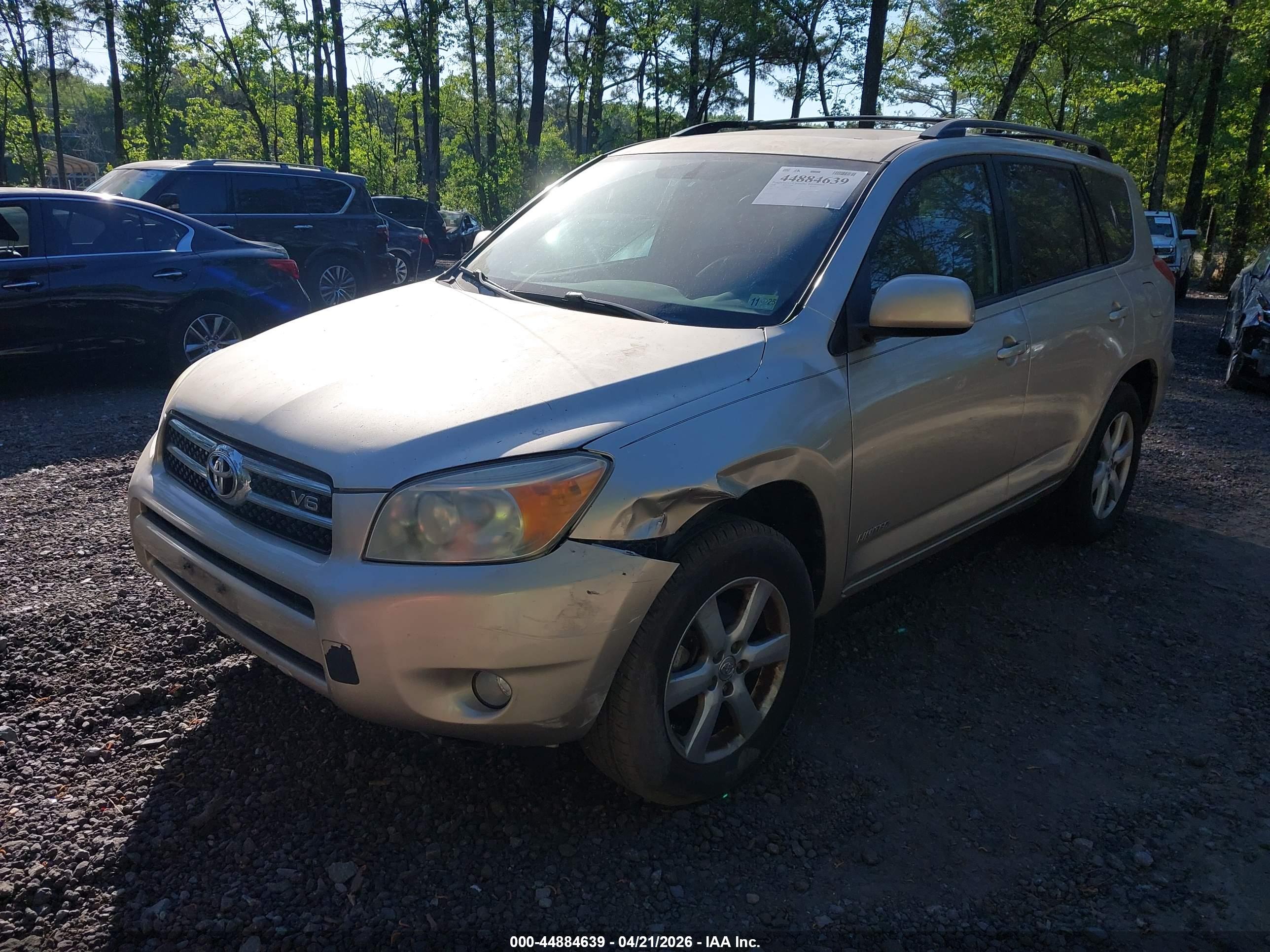 TOYOTA RAV4 image 2