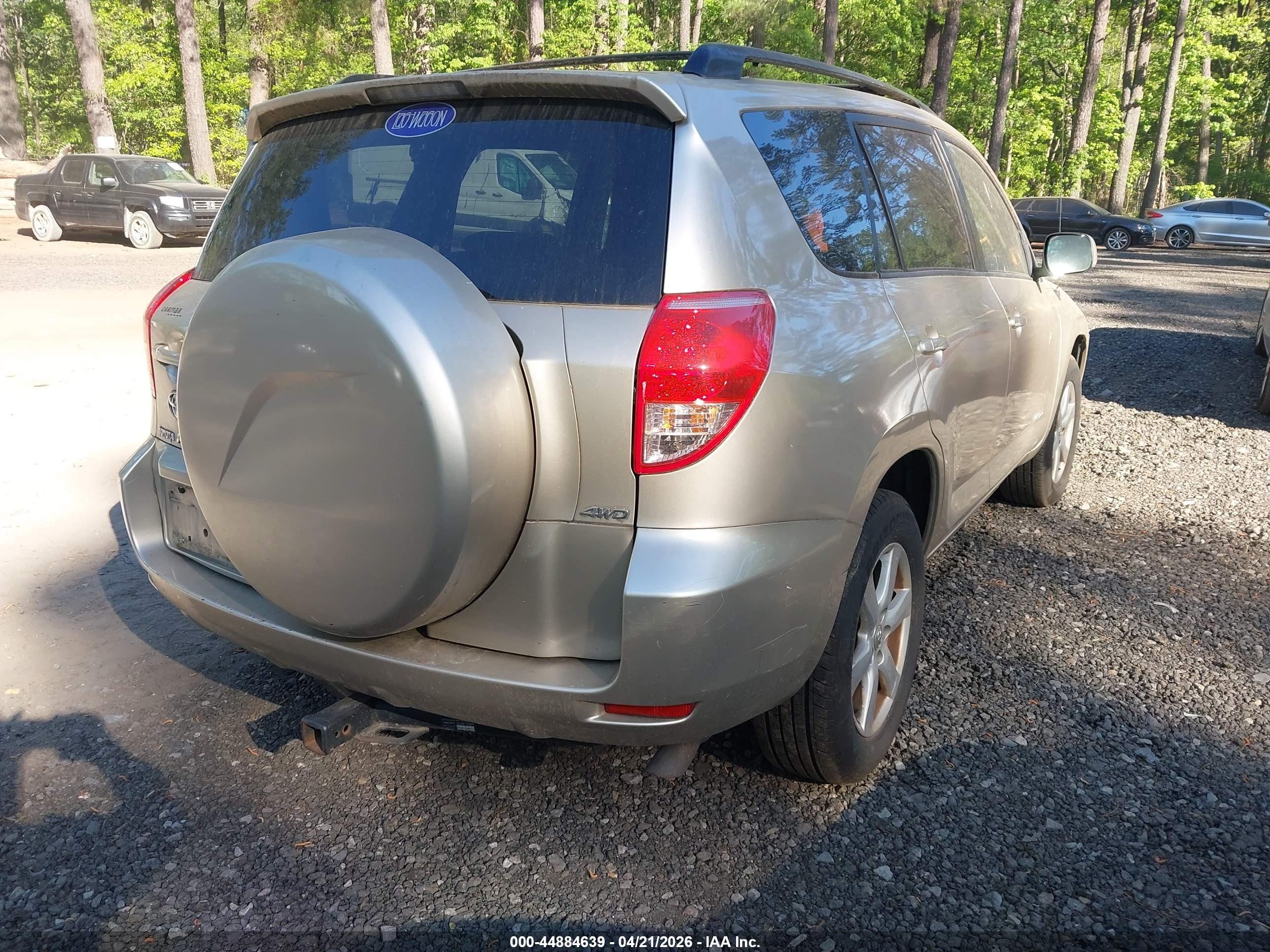 TOYOTA RAV4 image 4