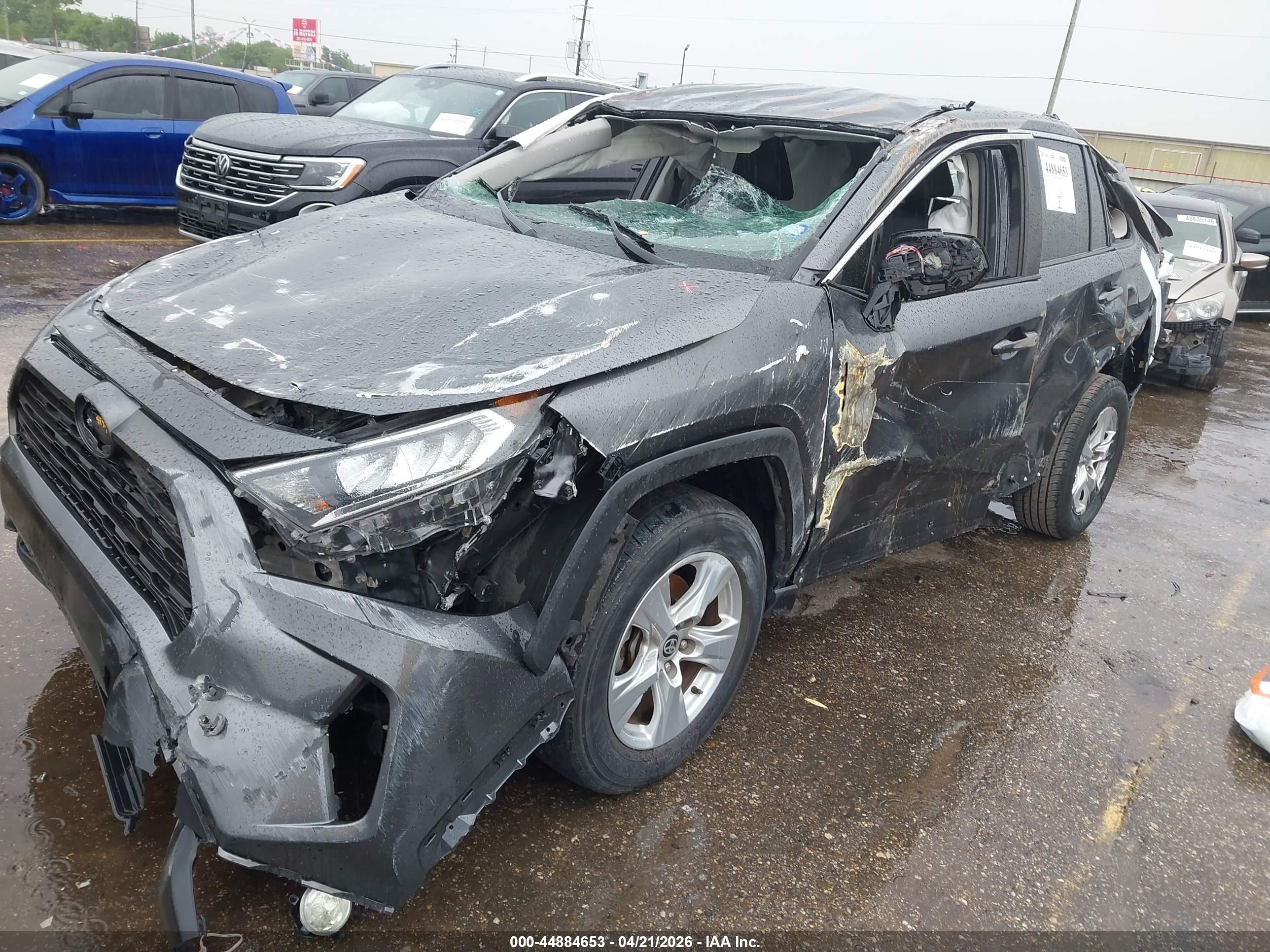 TOYOTA RAV4 image 2