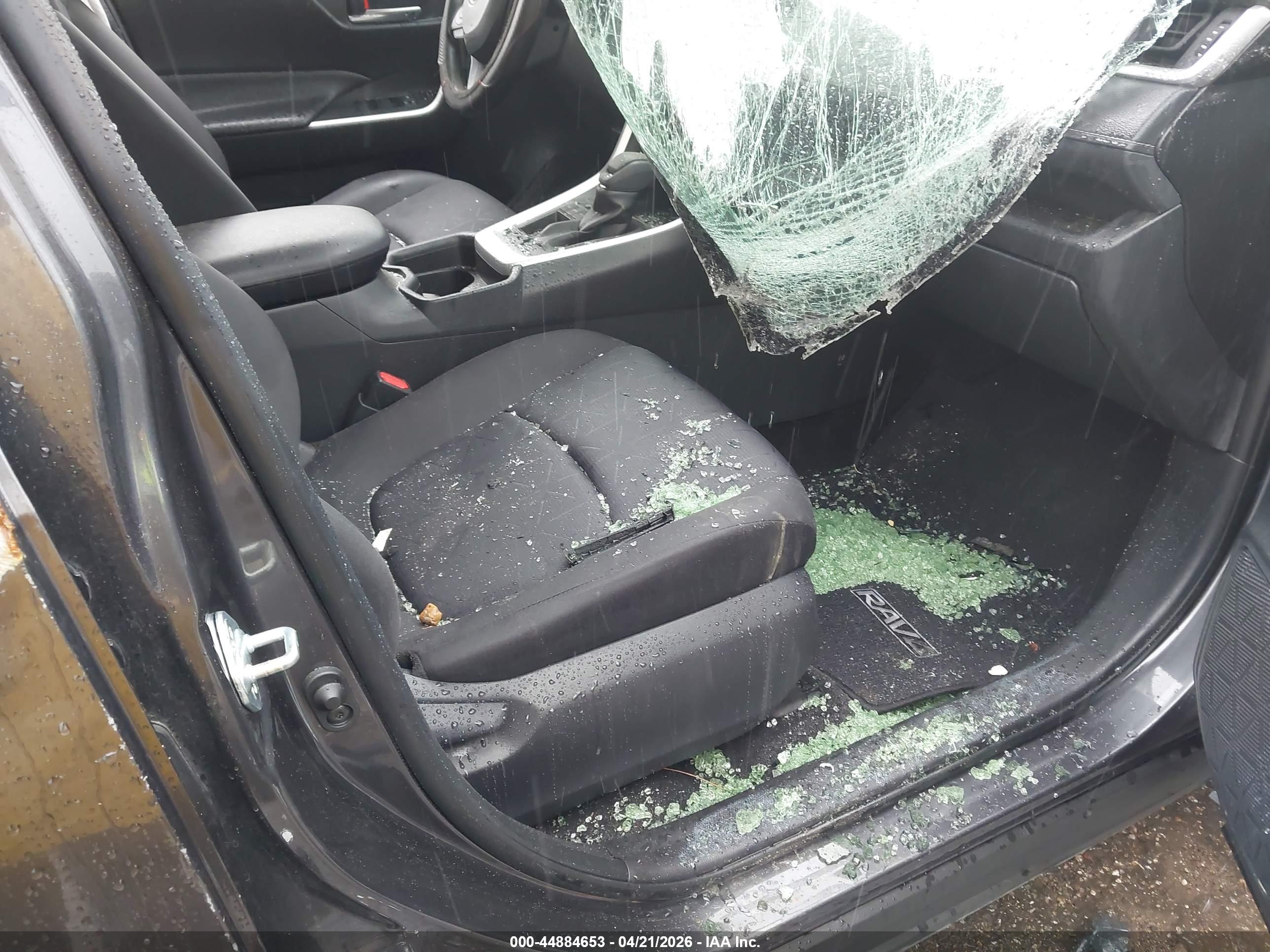 TOYOTA RAV4 image 5