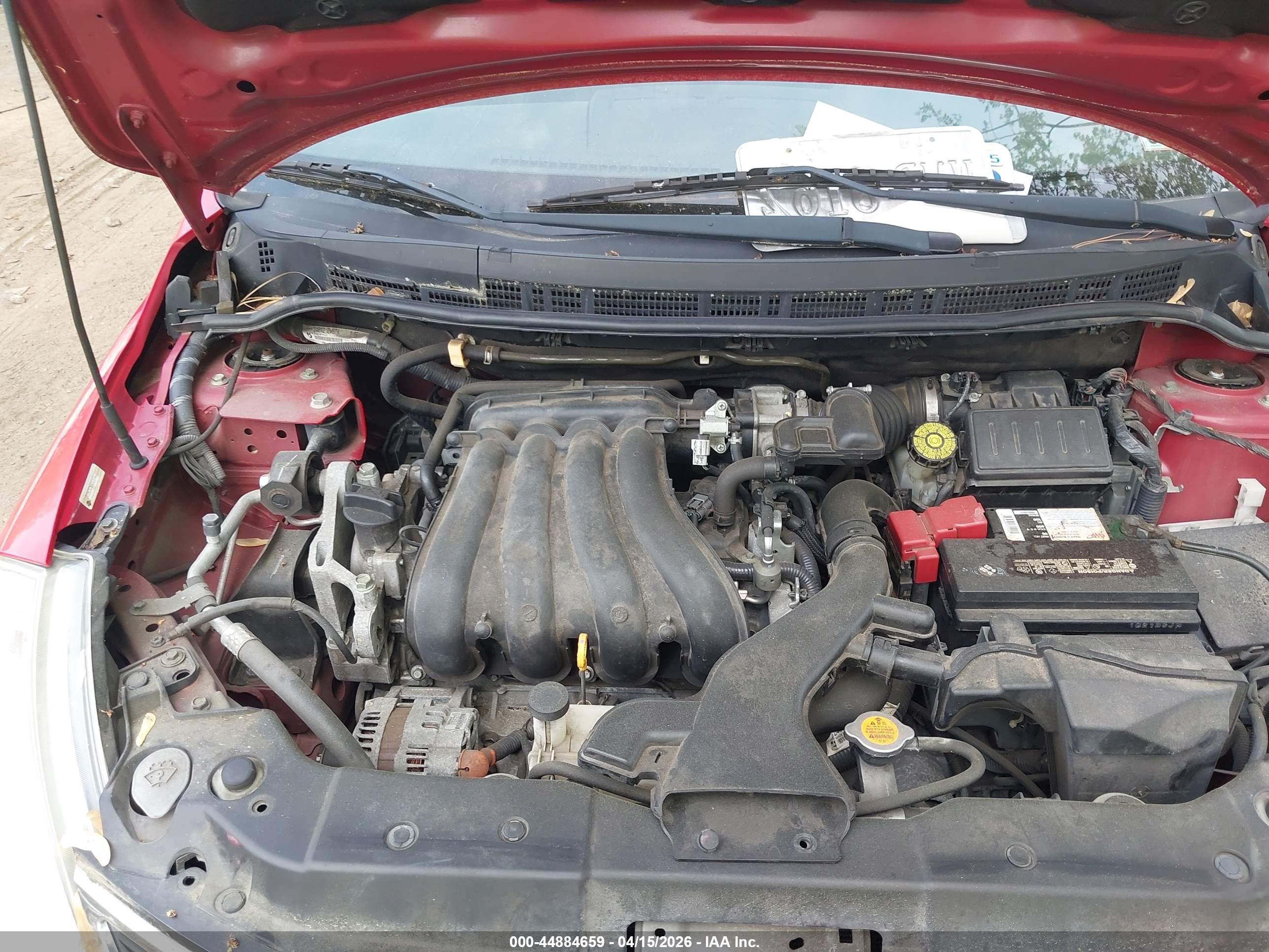 NISSAN VERSA image 10
