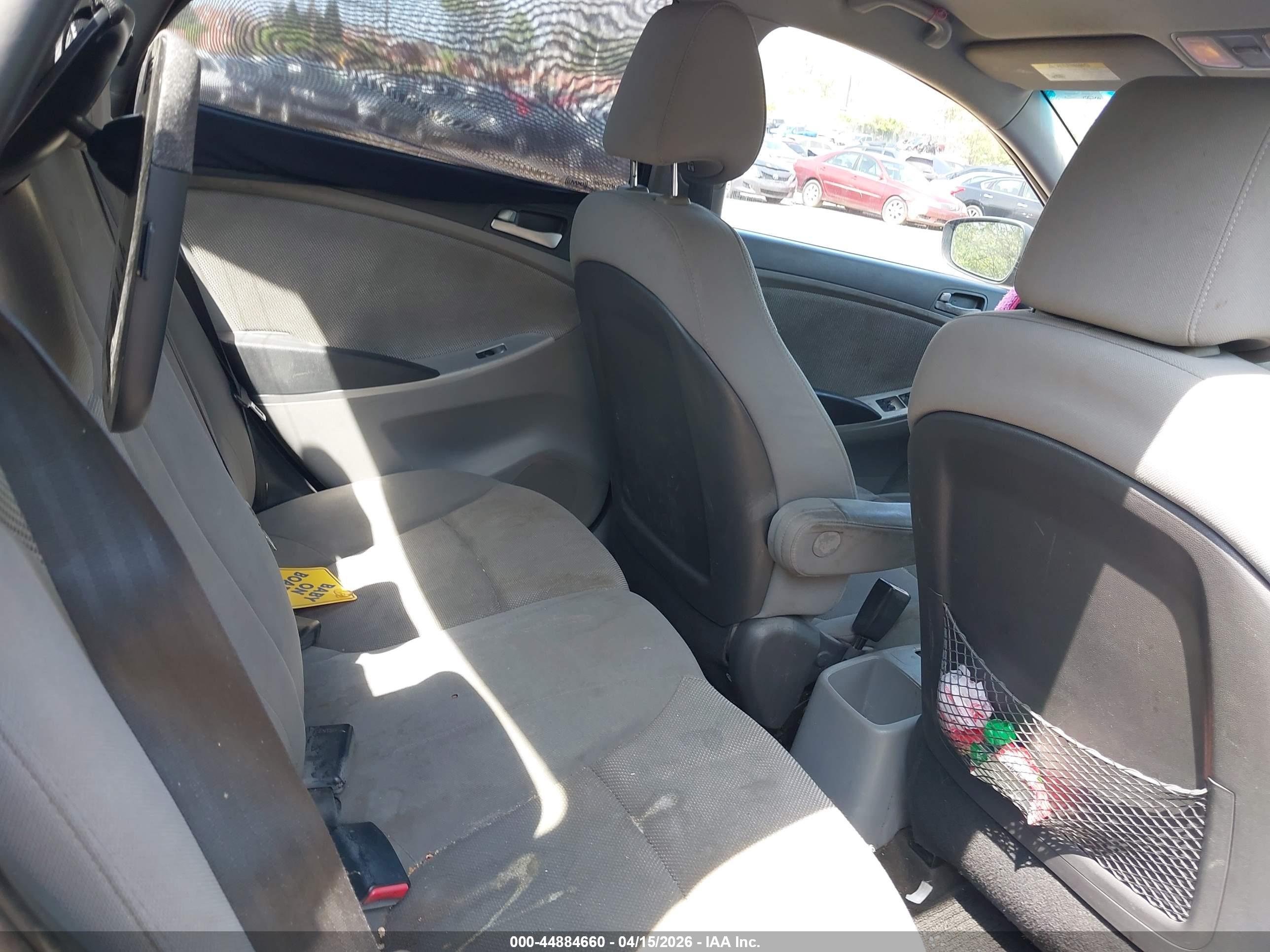 HYUNDAI ACCENT image 8