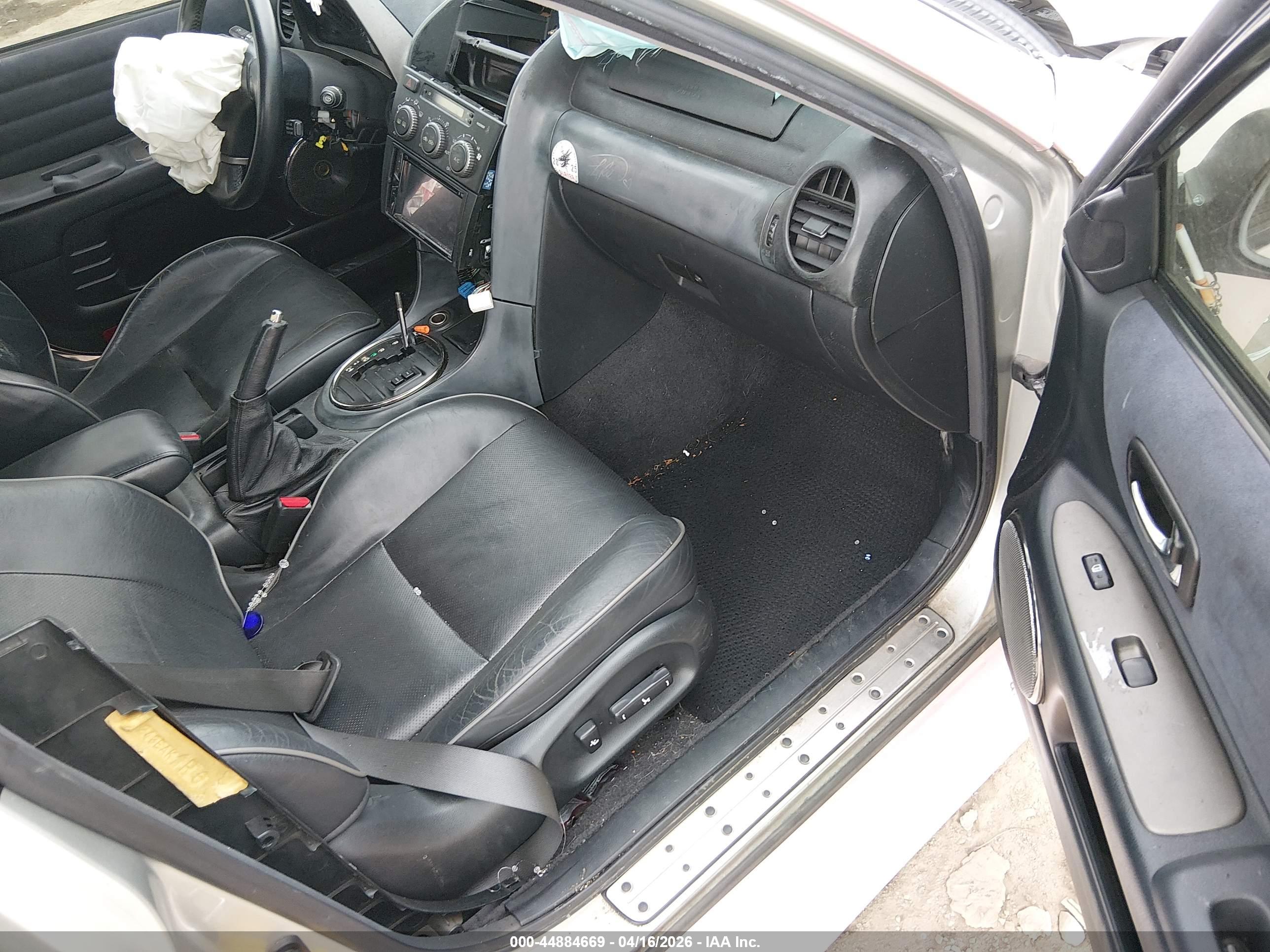 LEXUS IS image 5
