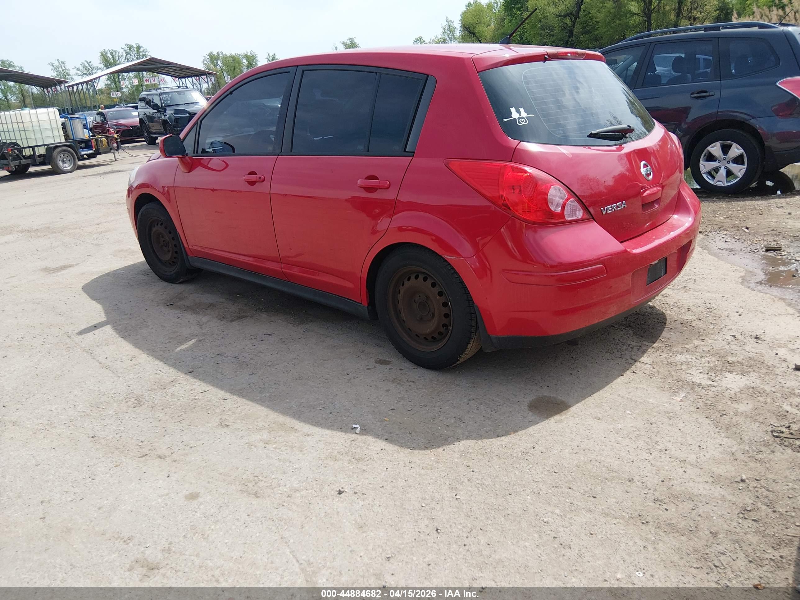 NISSAN VERSA image 3
