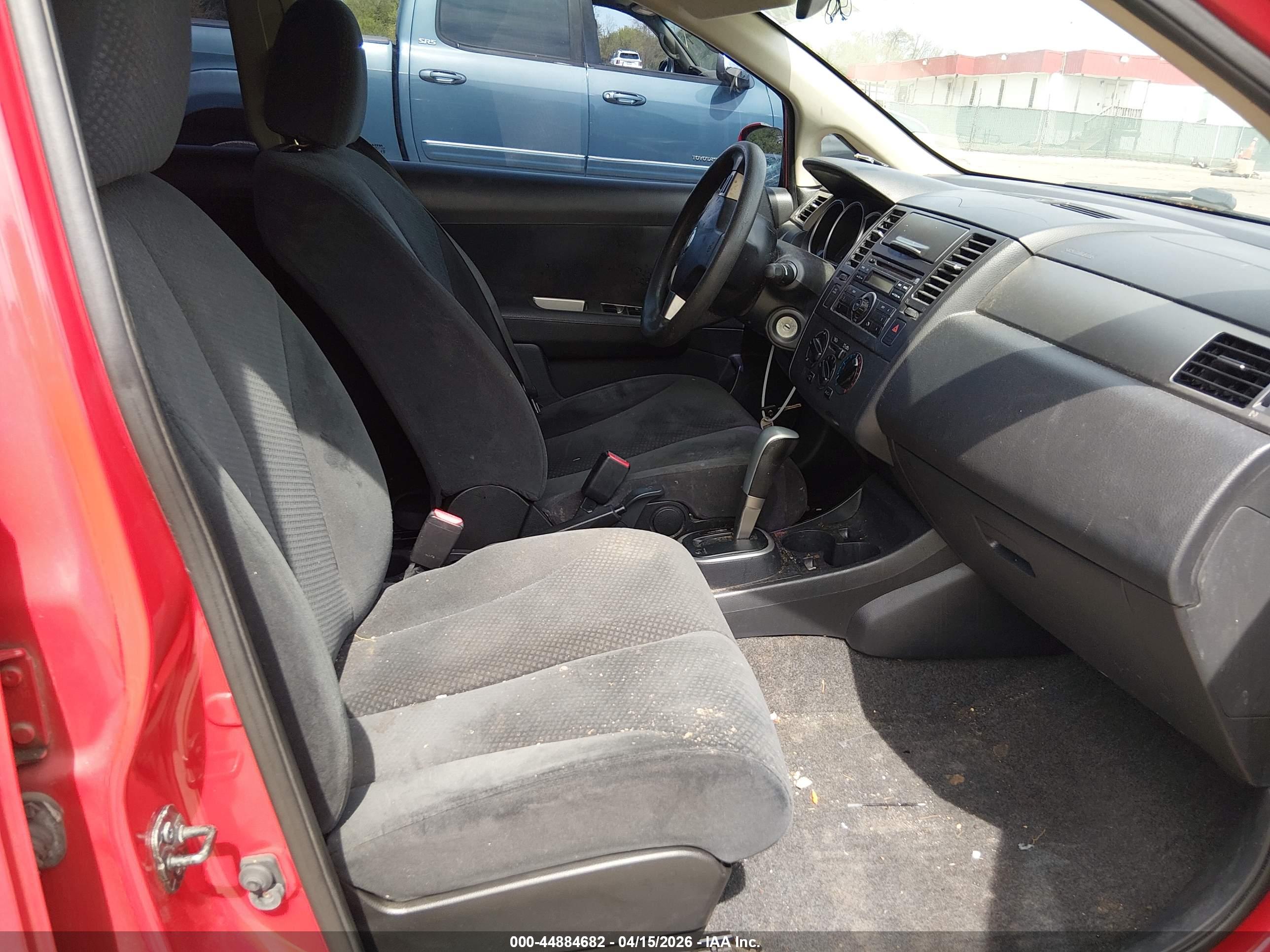 NISSAN VERSA image 5