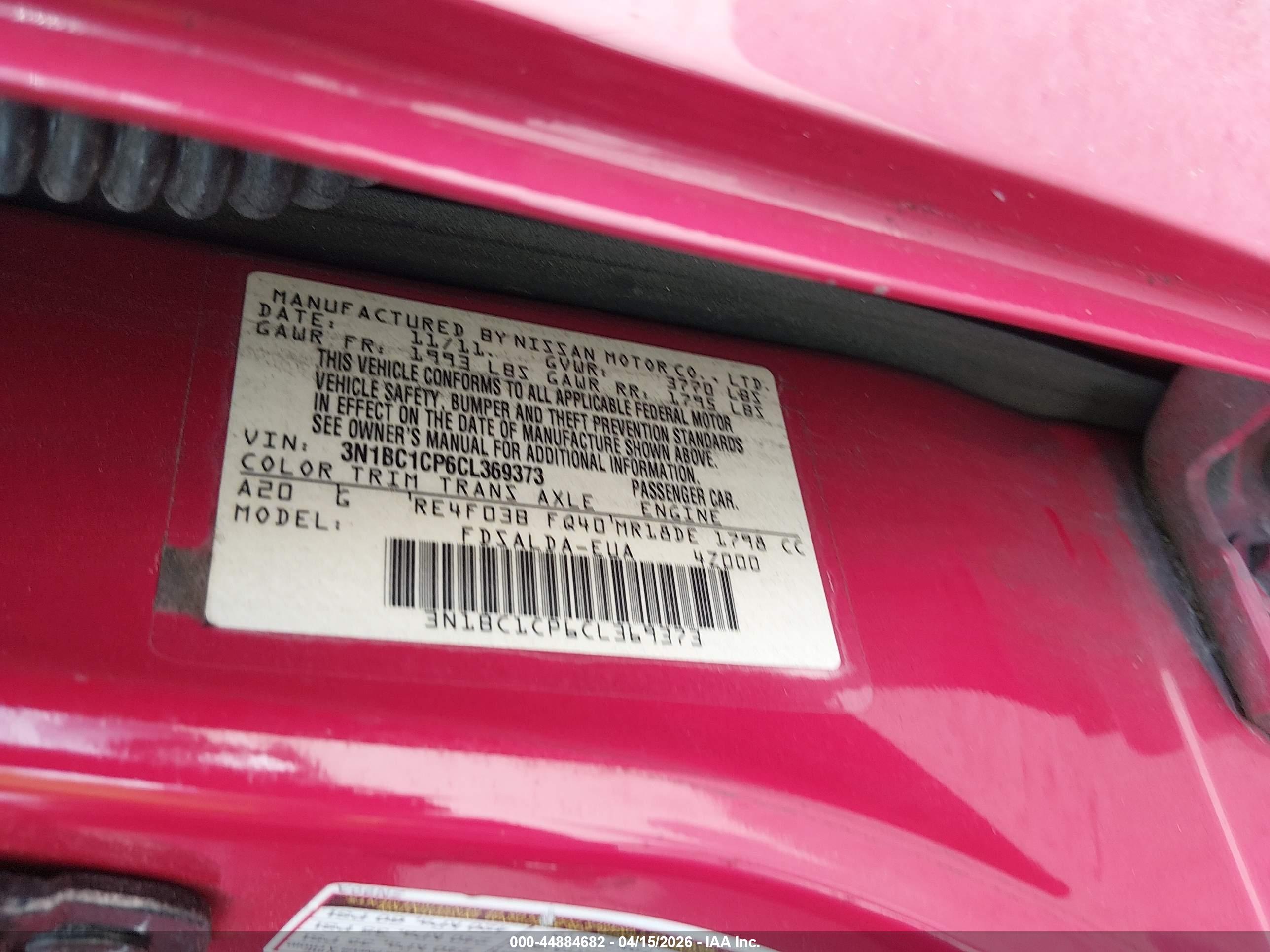 NISSAN VERSA image 9