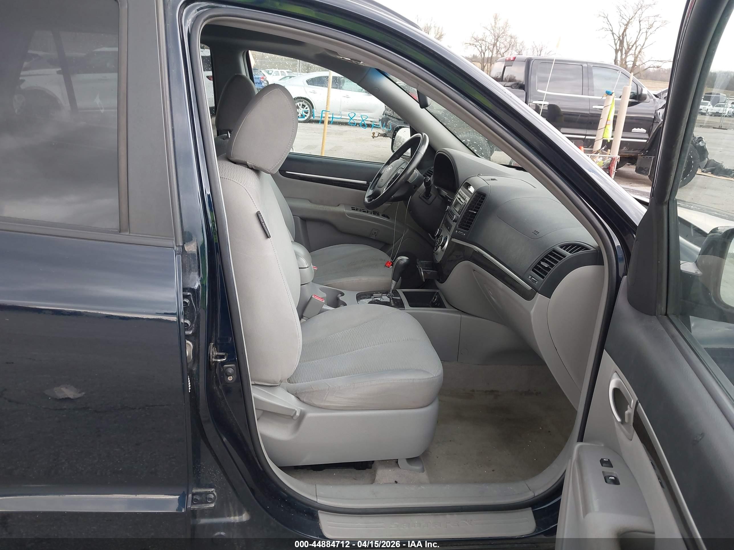 HYUNDAI SANTA image 5