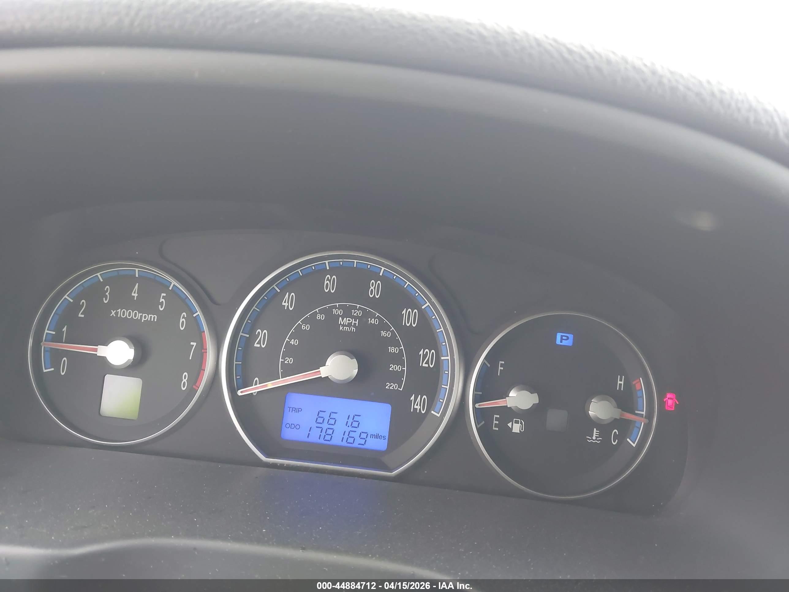 HYUNDAI SANTA image 7