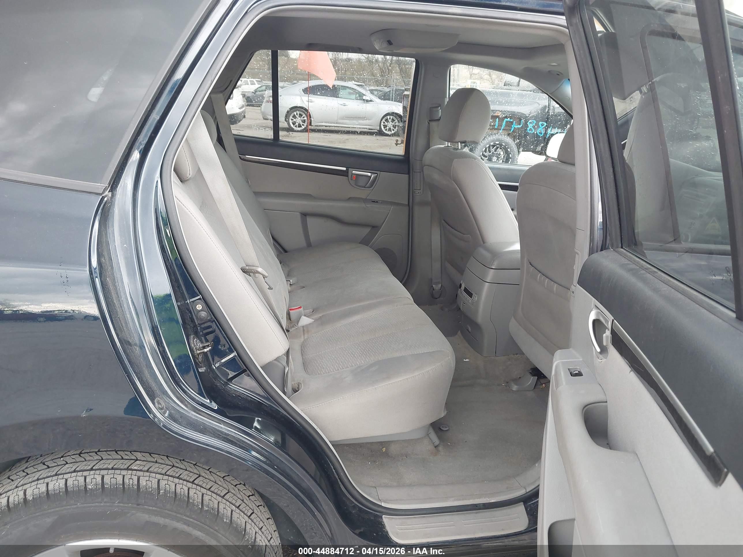 HYUNDAI SANTA image 8
