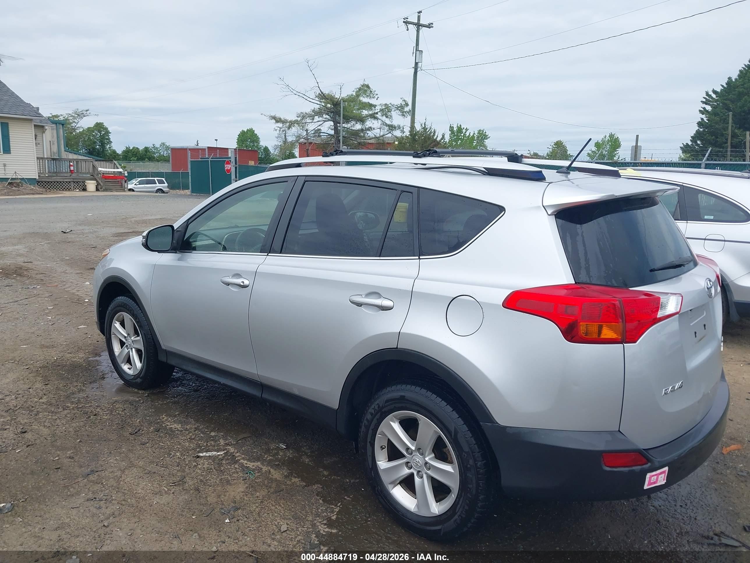 TOYOTA RAV4 image 3