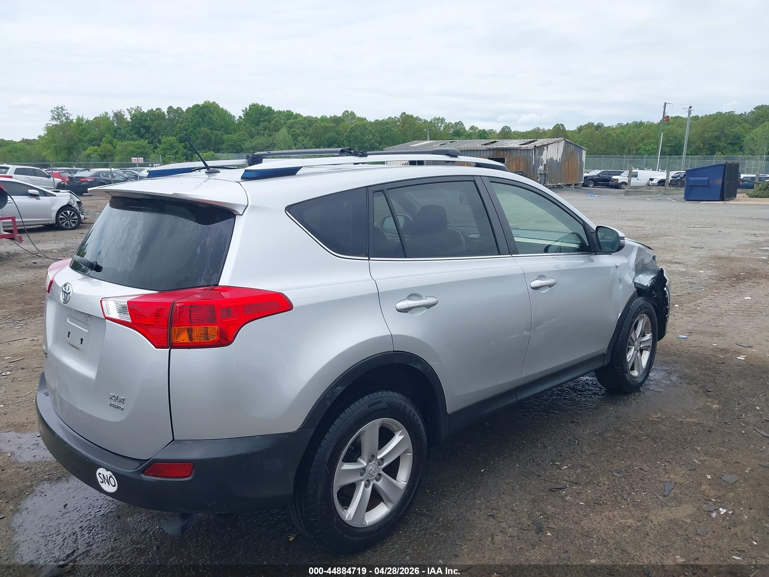 TOYOTA RAV4 image 4