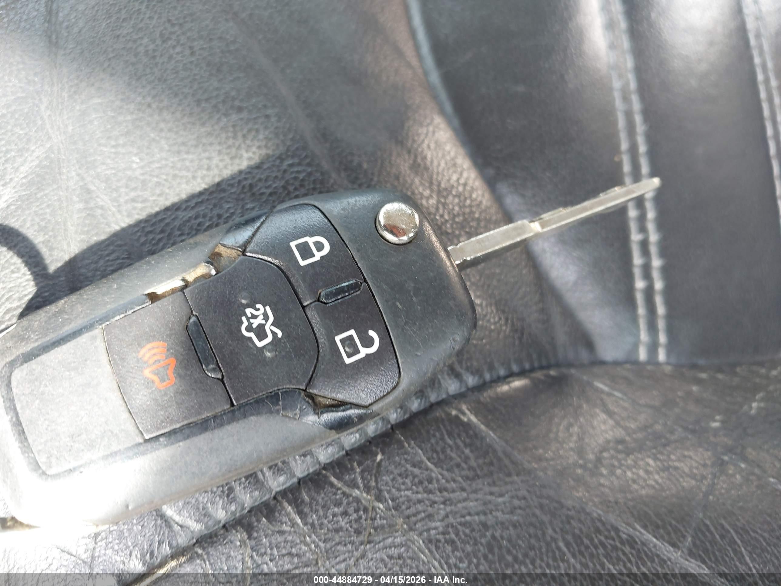 FORD FUSION image 11