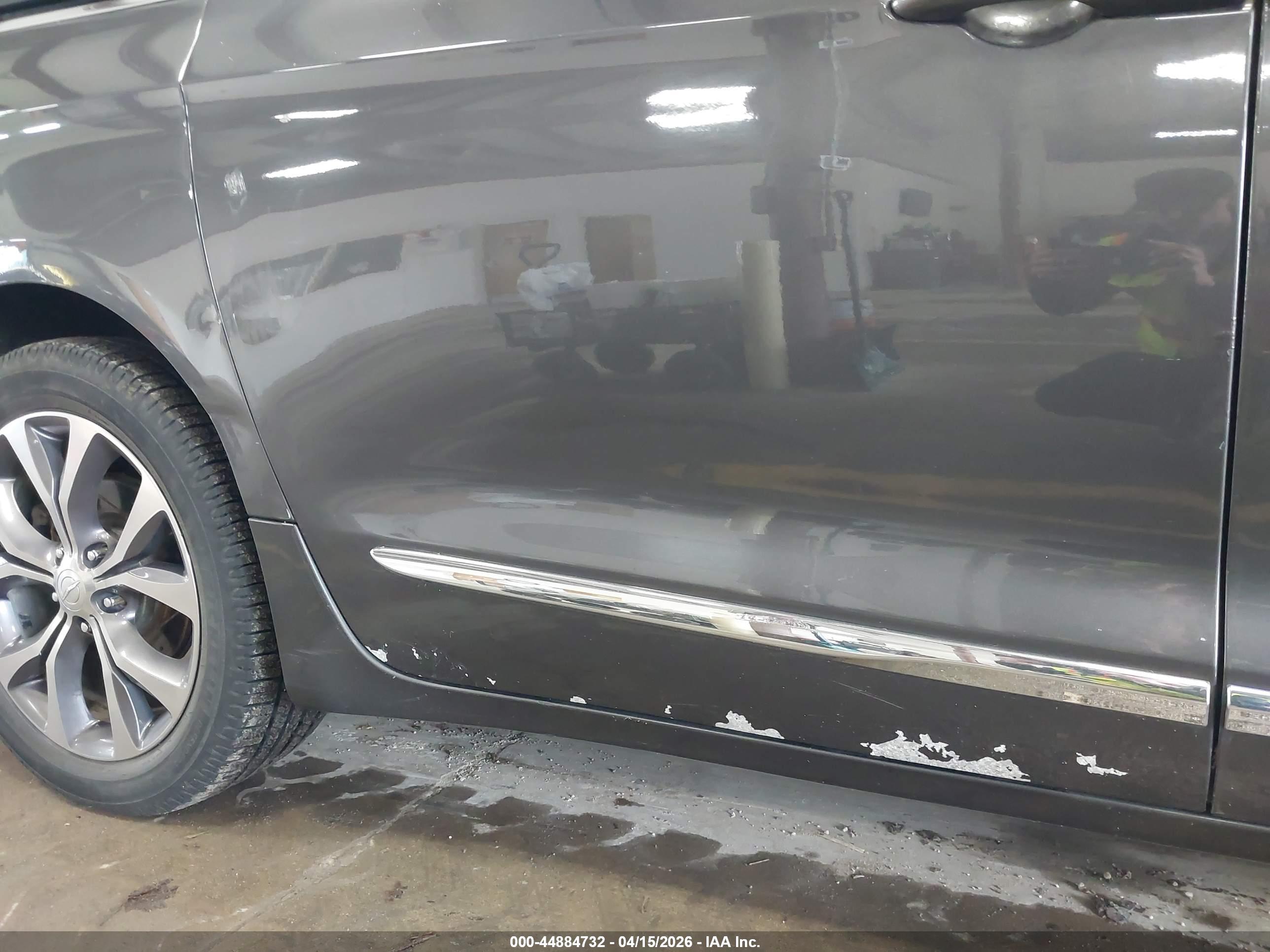 CHRYSLER PACIFICA image 6