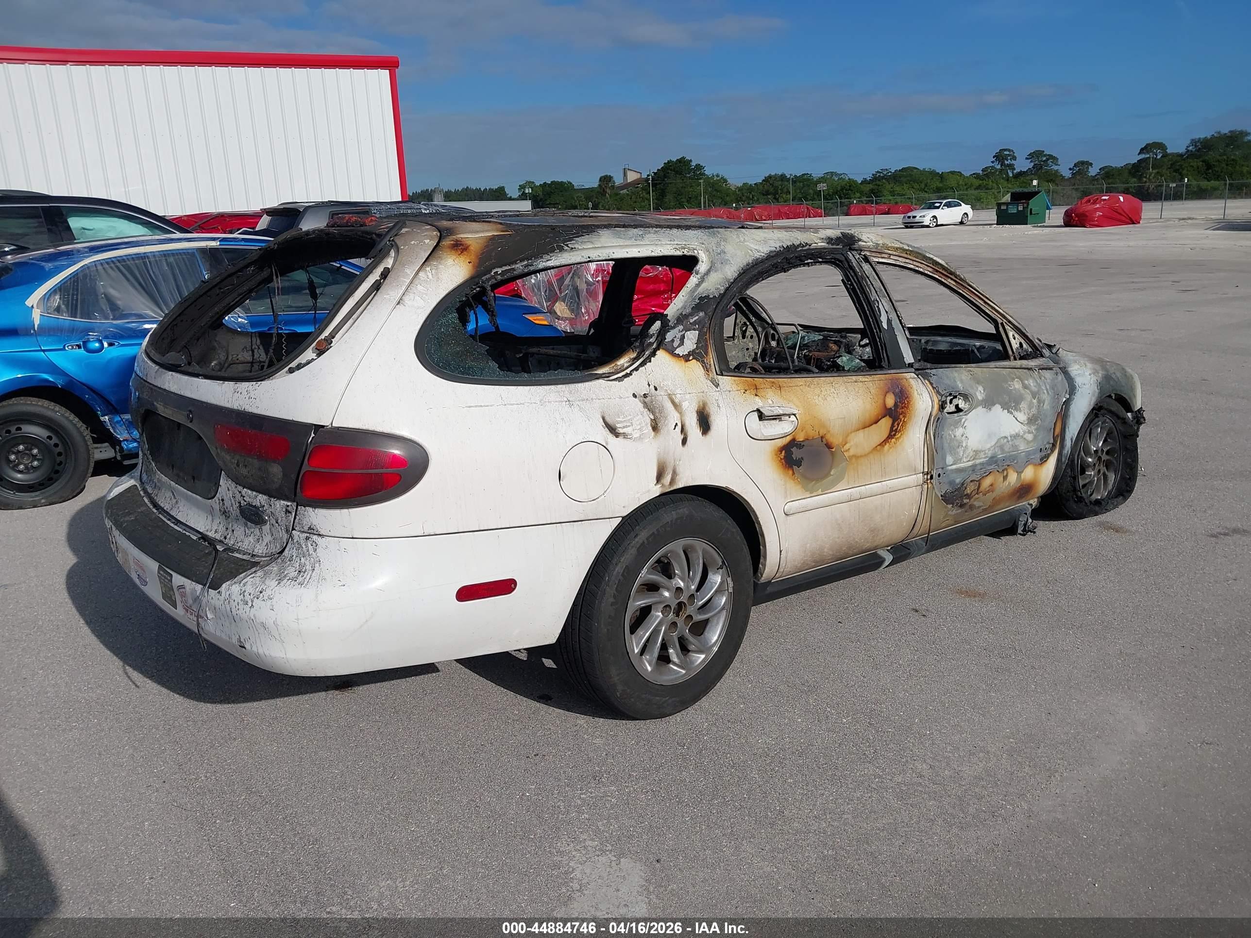 FORD TAURUS image 4