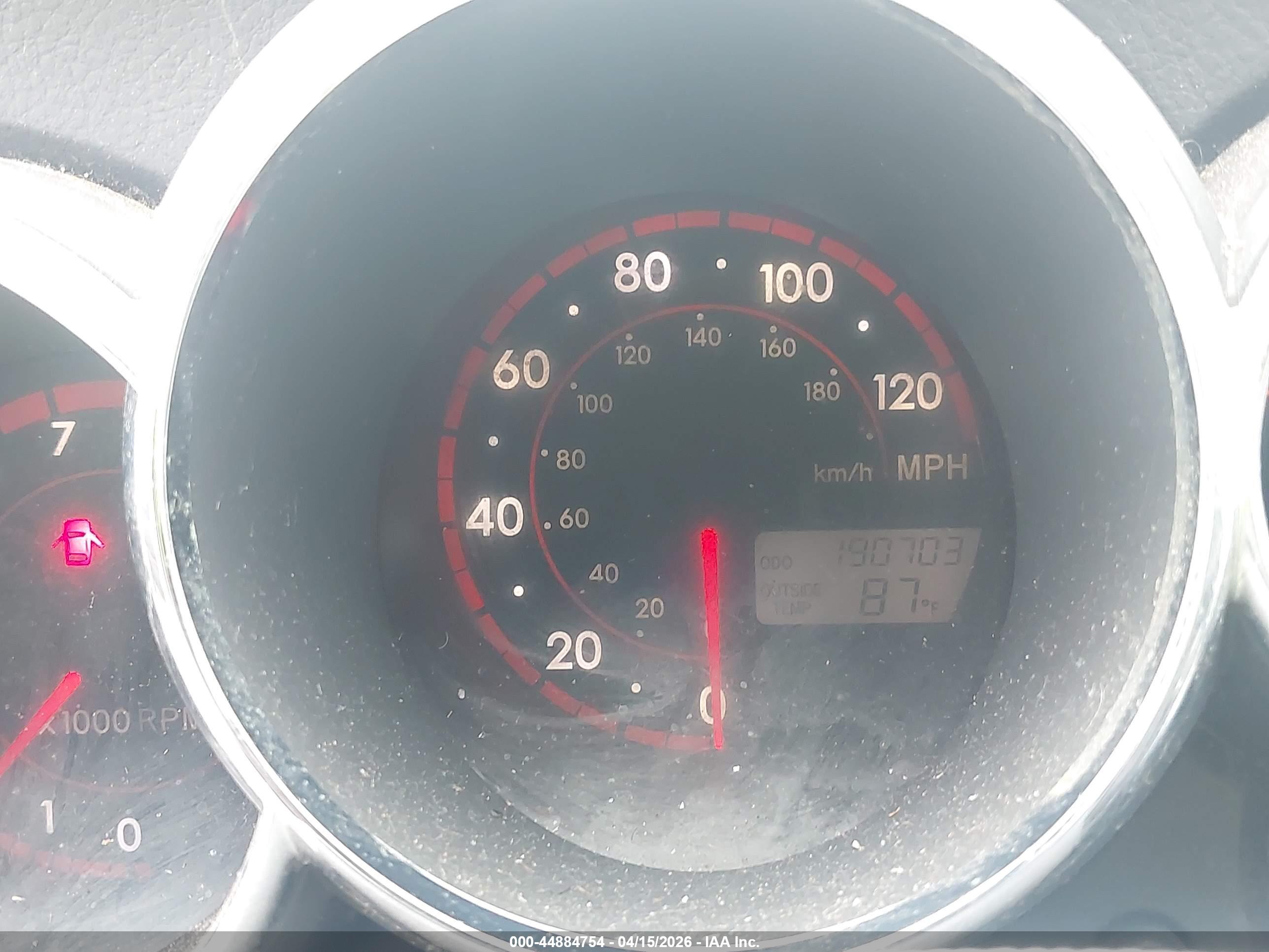 PONTIAC VIBE image 7