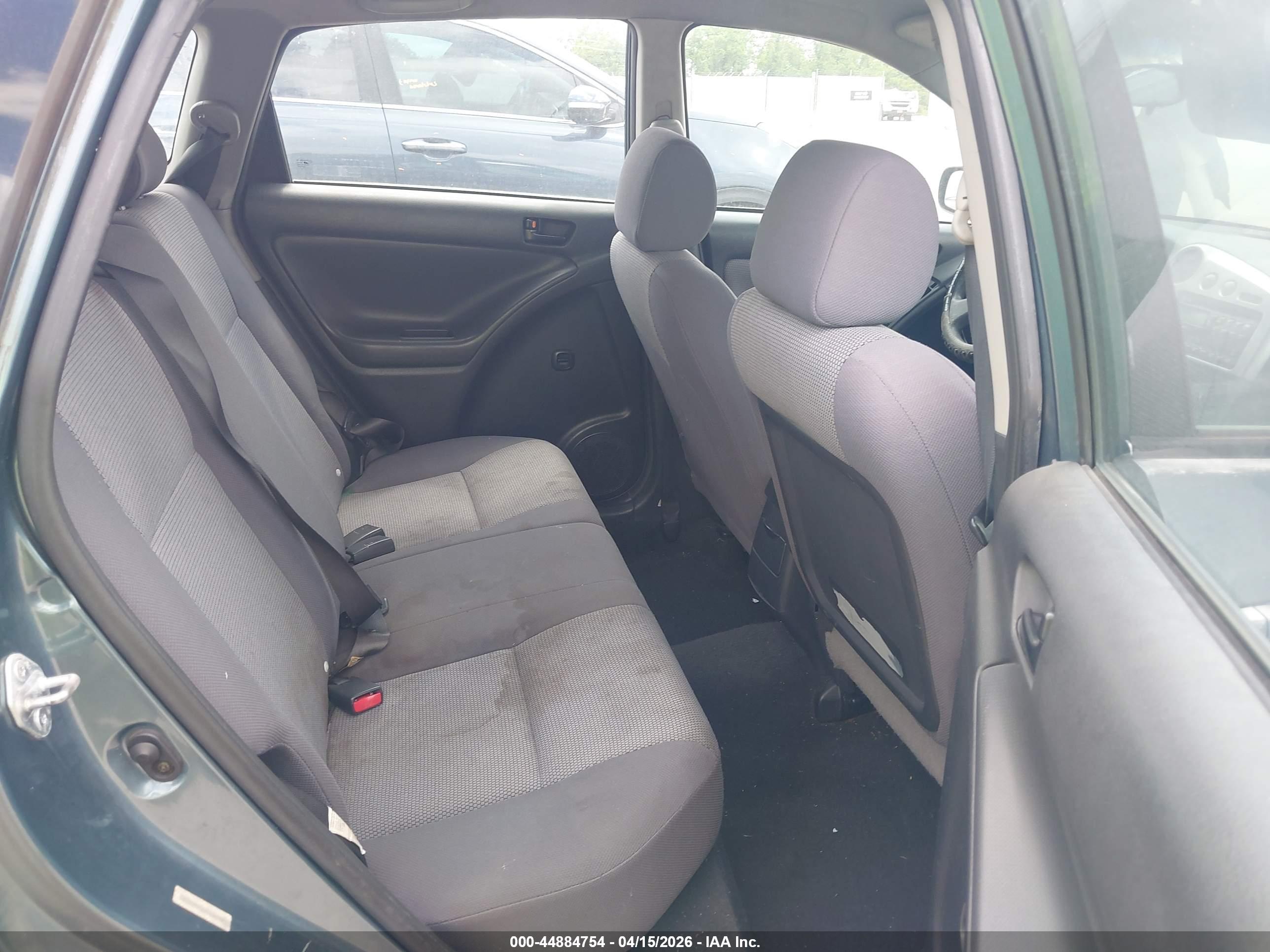 PONTIAC VIBE image 8