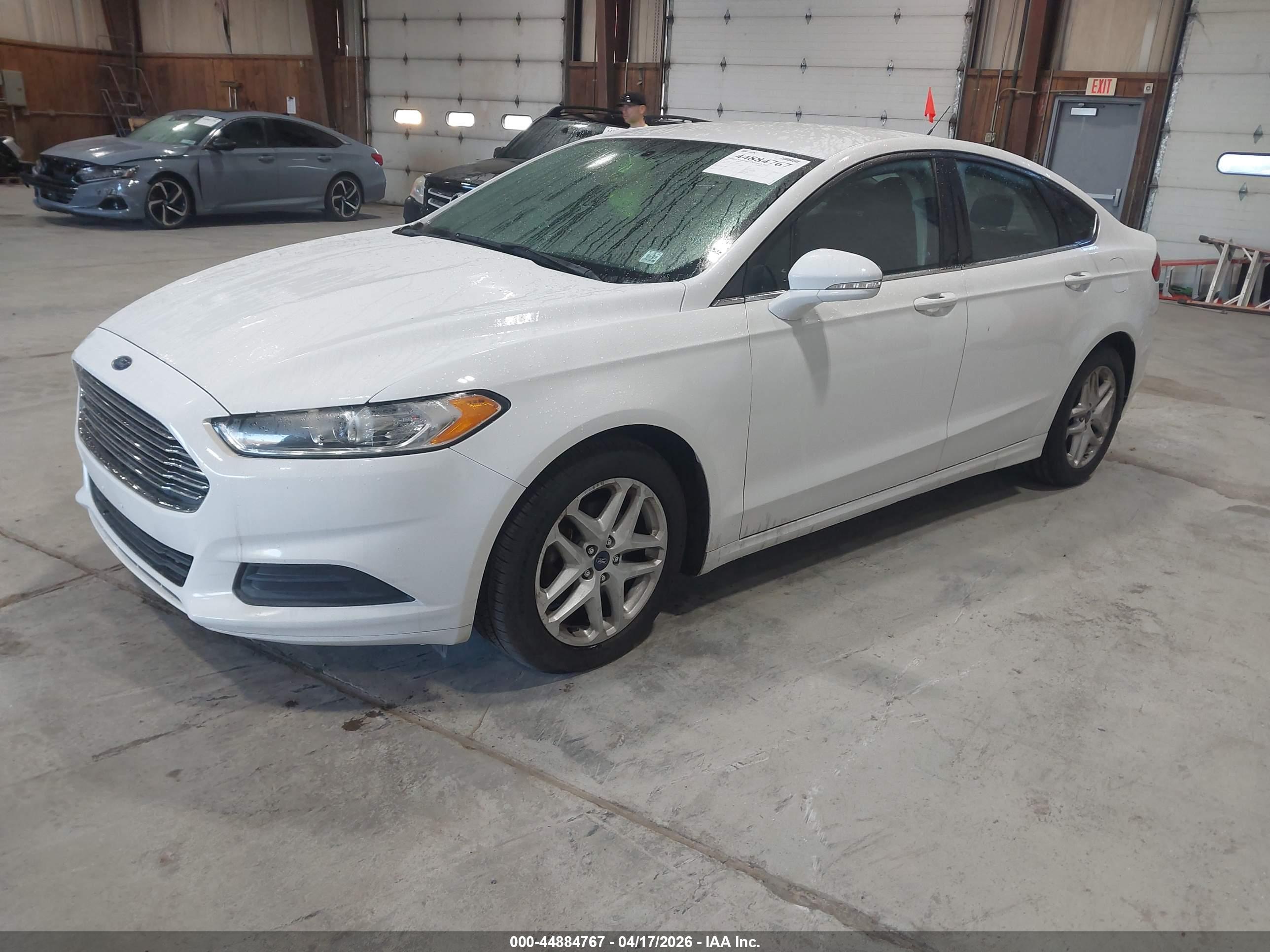 FORD FUSION image 2