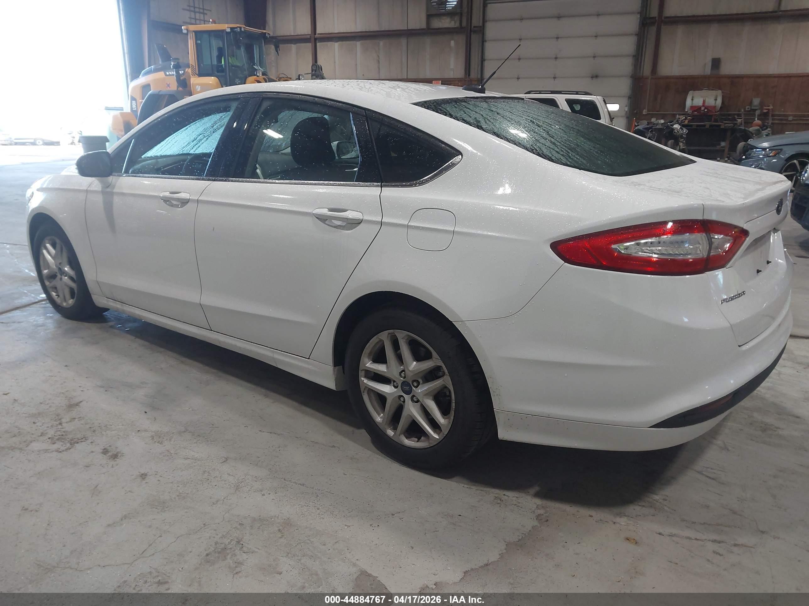 FORD FUSION image 3