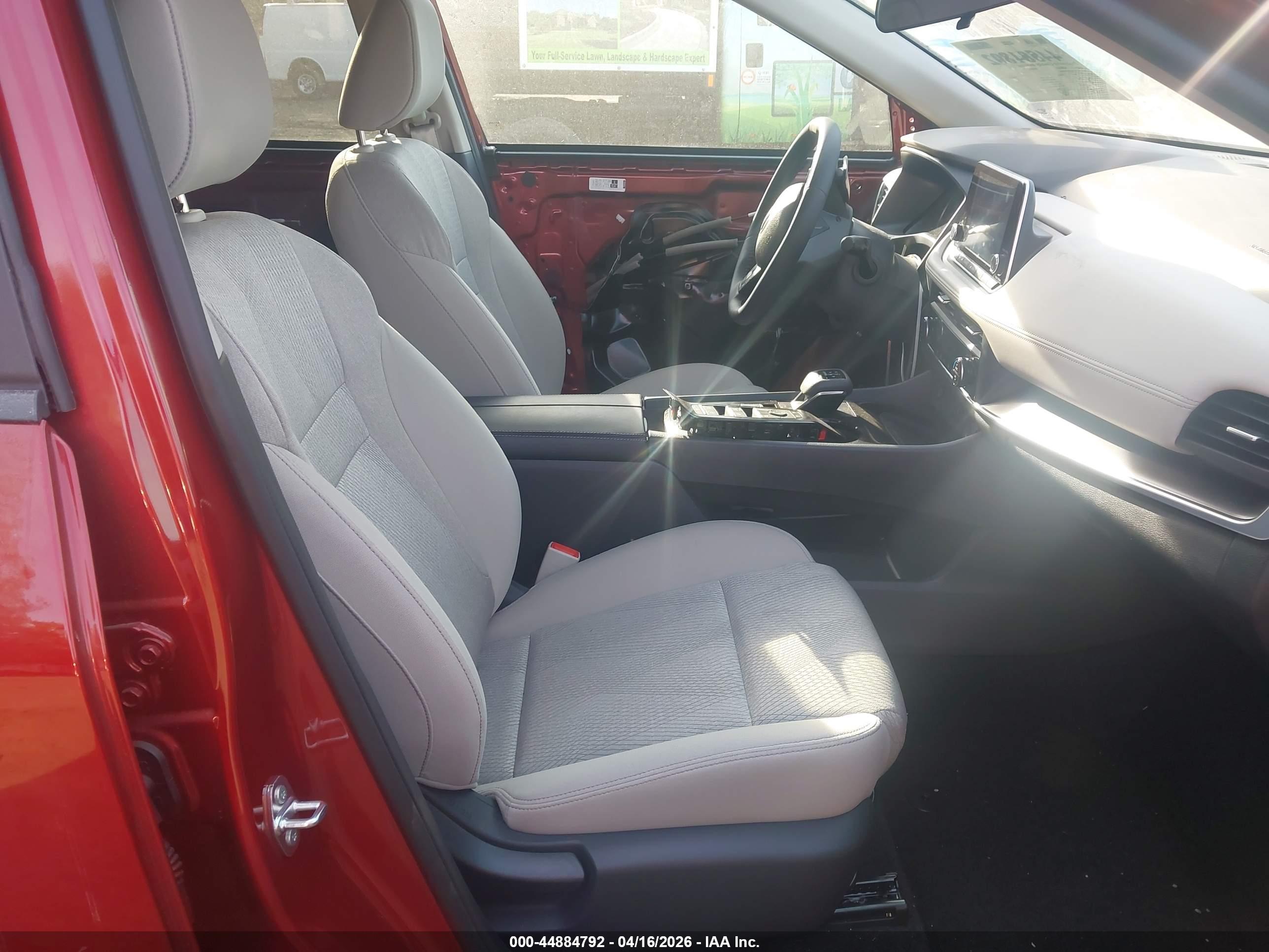 NISSAN ROGUE image 5