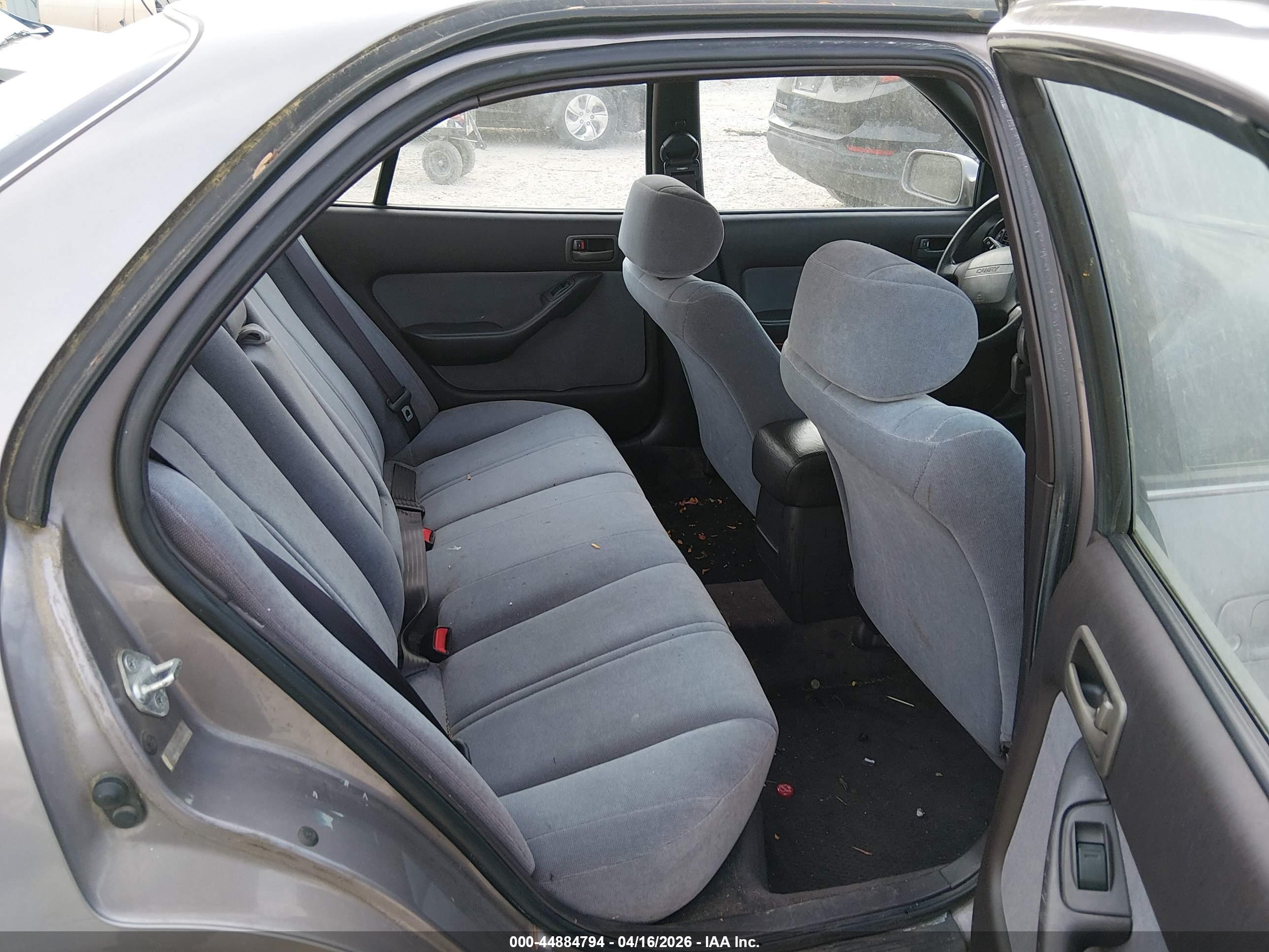 TOYOTA CAMRY image 8