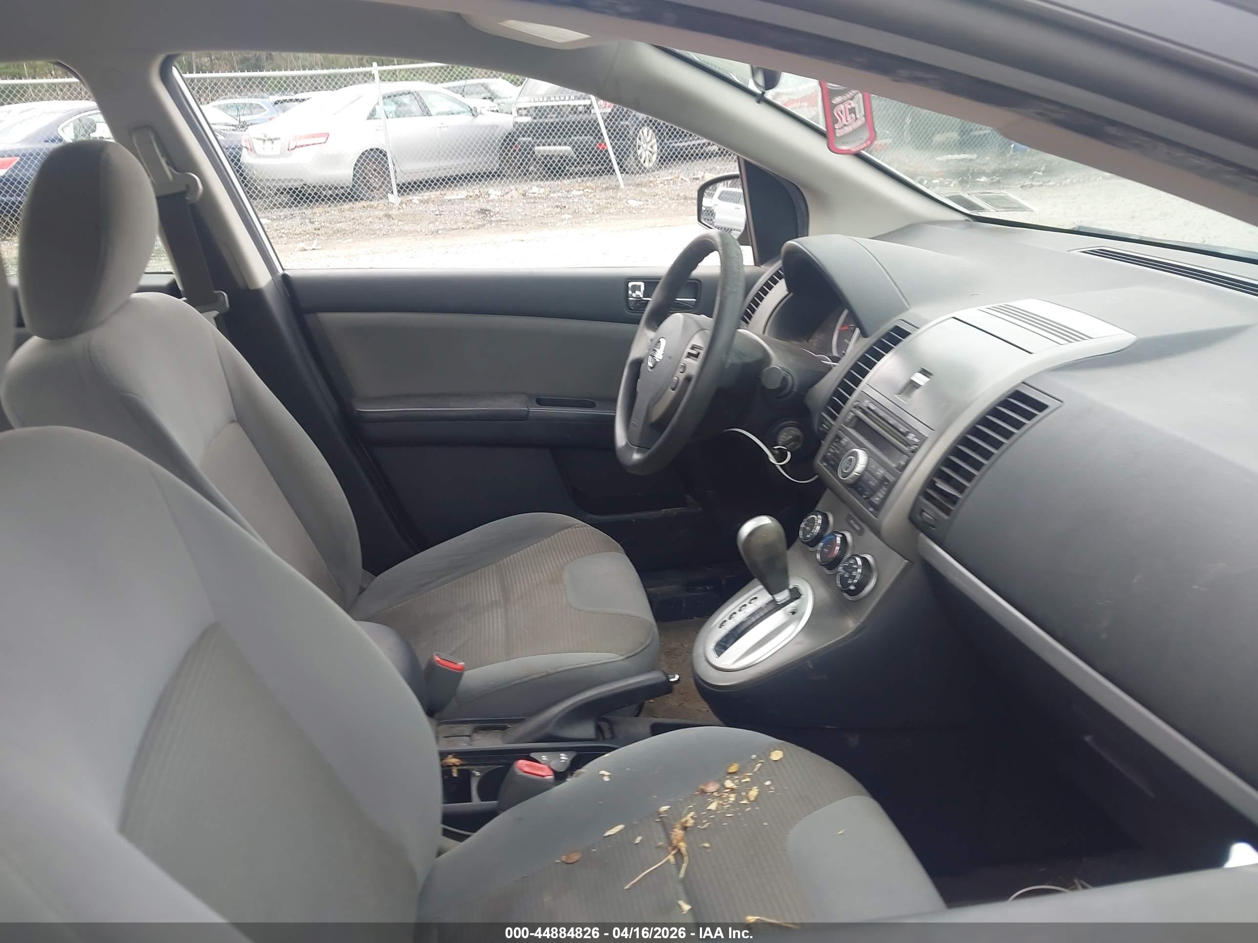 NISSAN SENTRA image 5