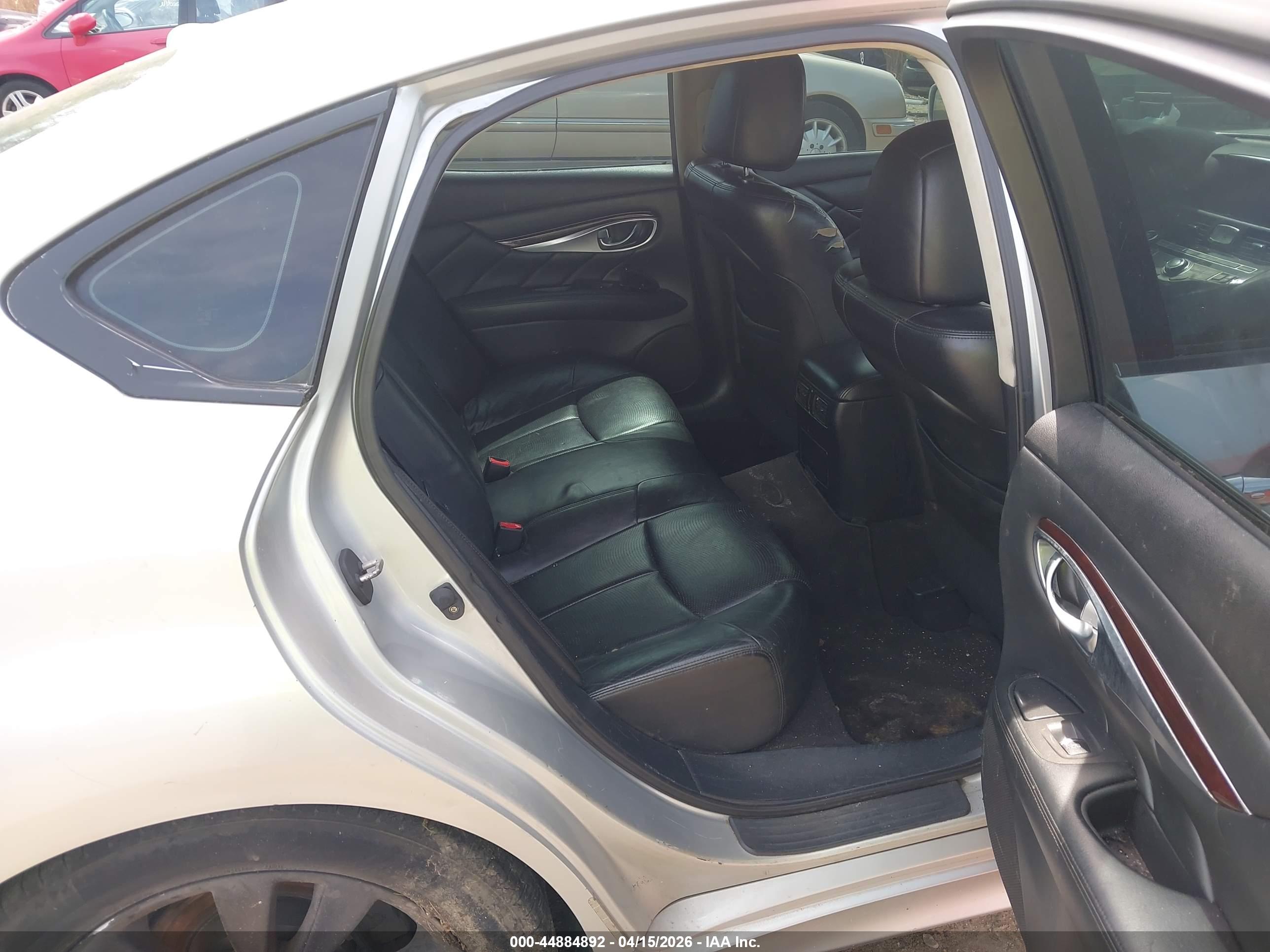 INFINITI M37X image 8