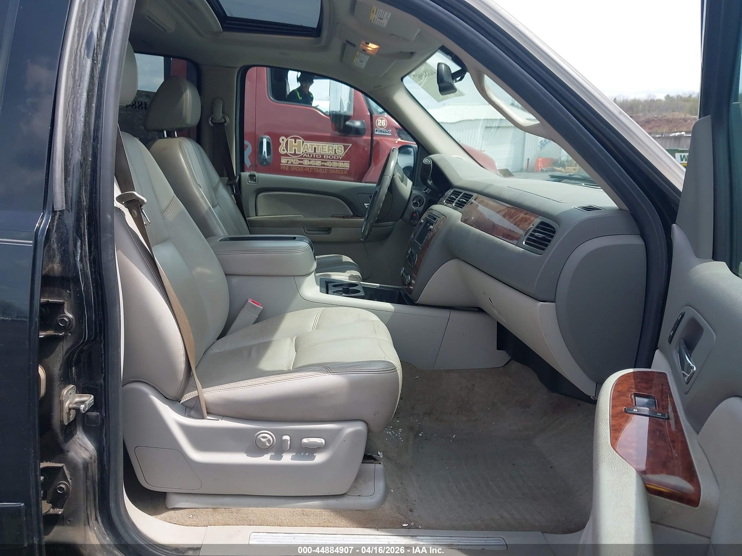 CHEVROLET AVALANCHE image 5