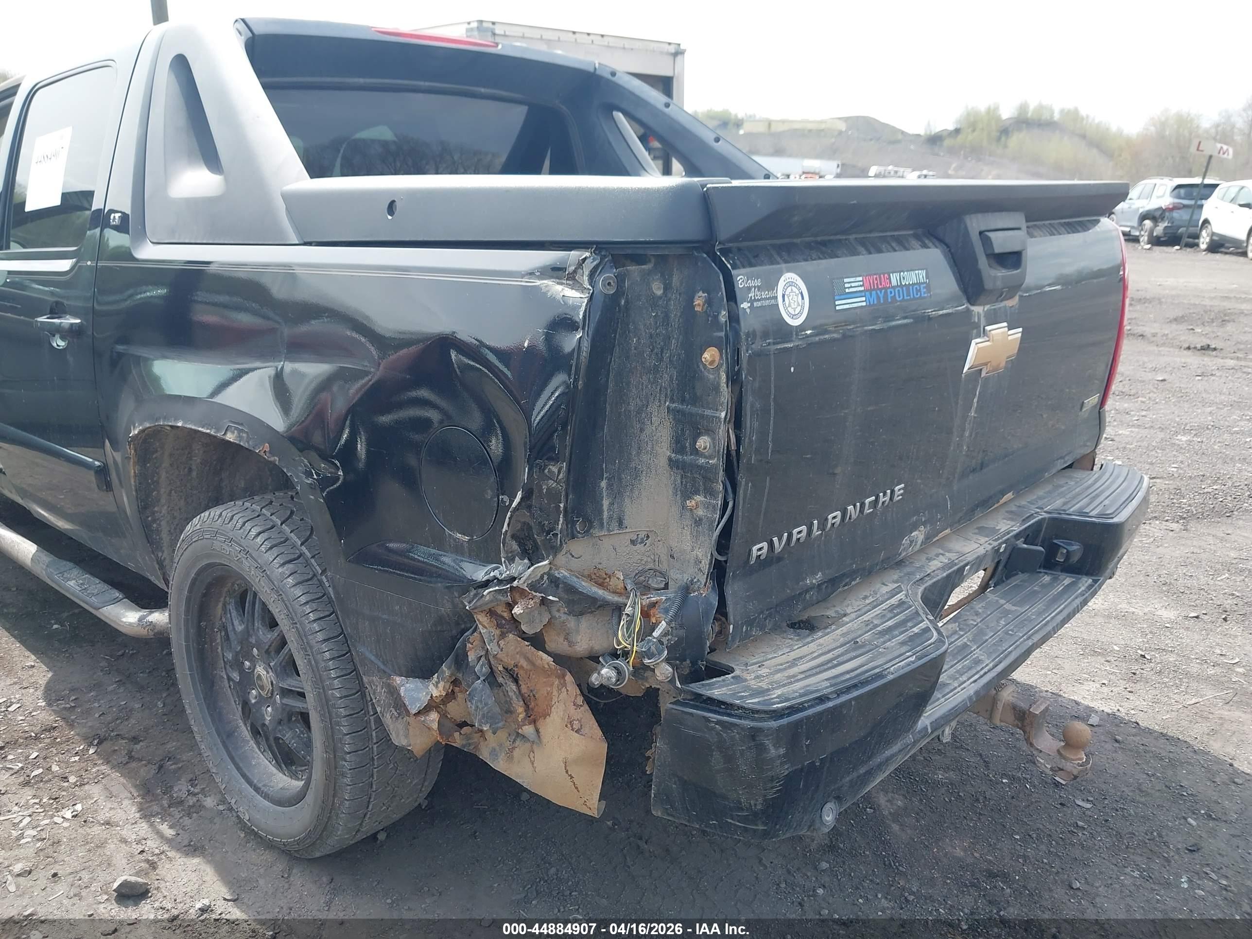 CHEVROLET AVALANCHE image 6