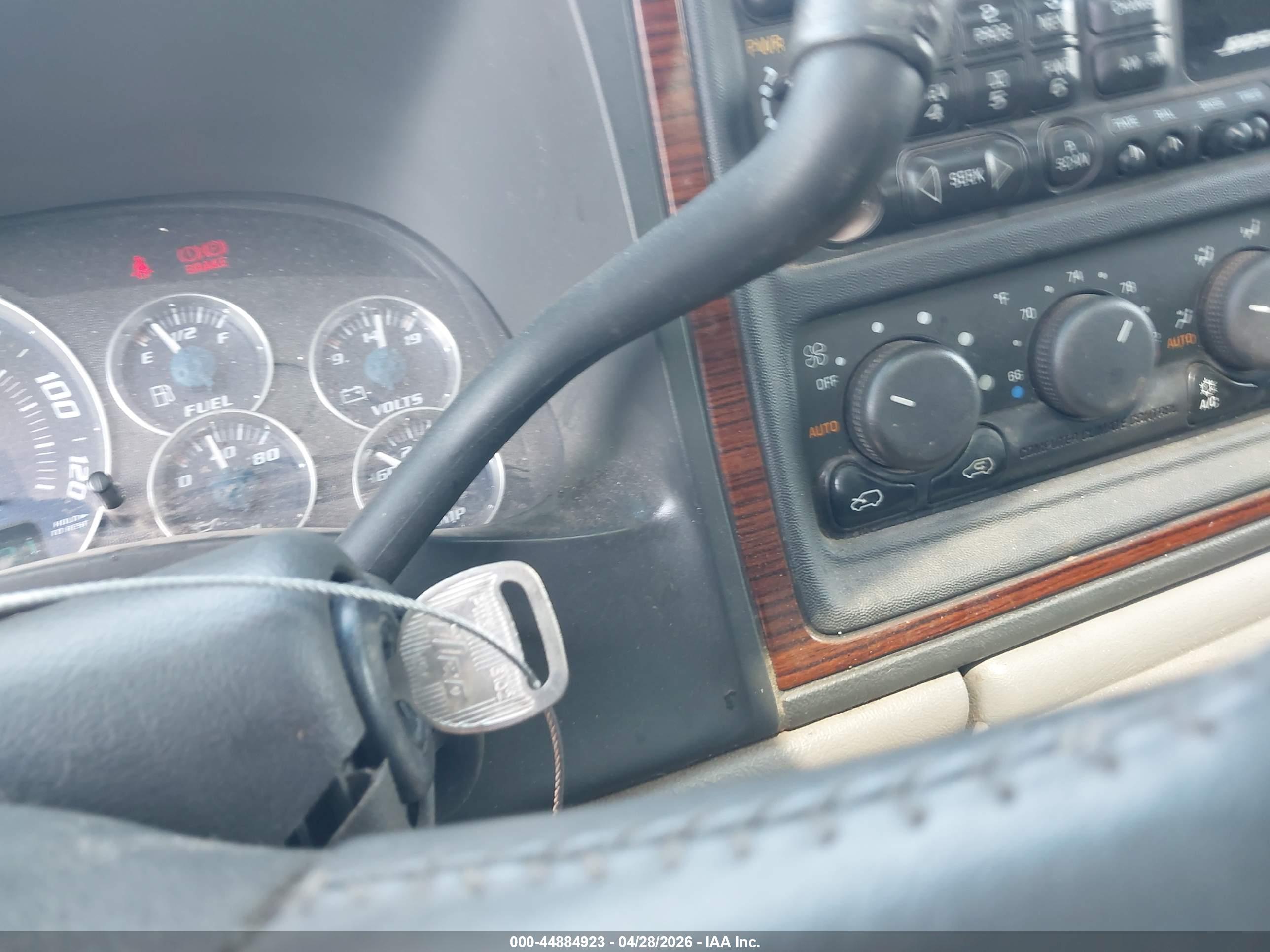 CADILLAC ESCALADE image 11
