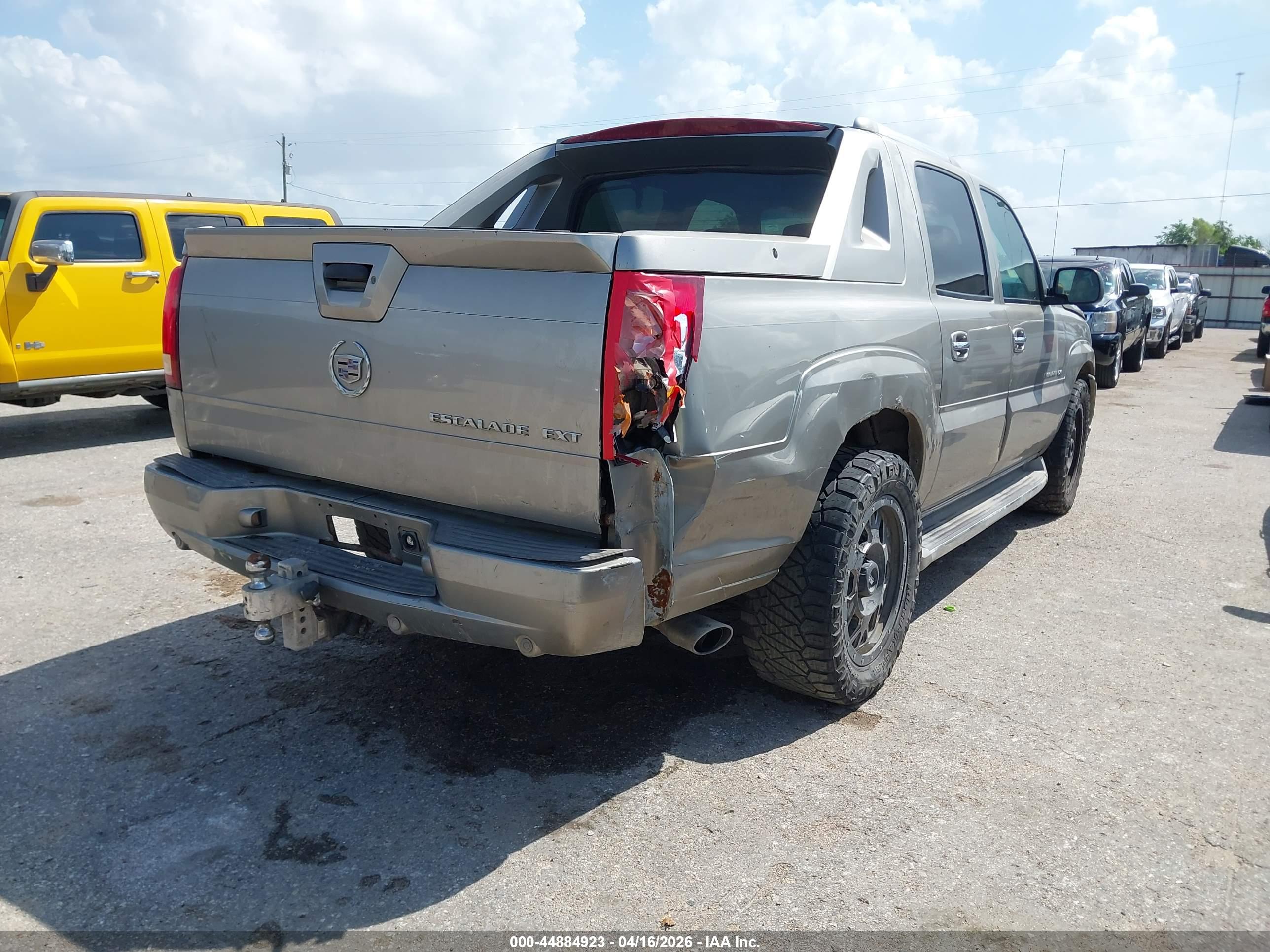 CADILLAC ESCALADE image 4
