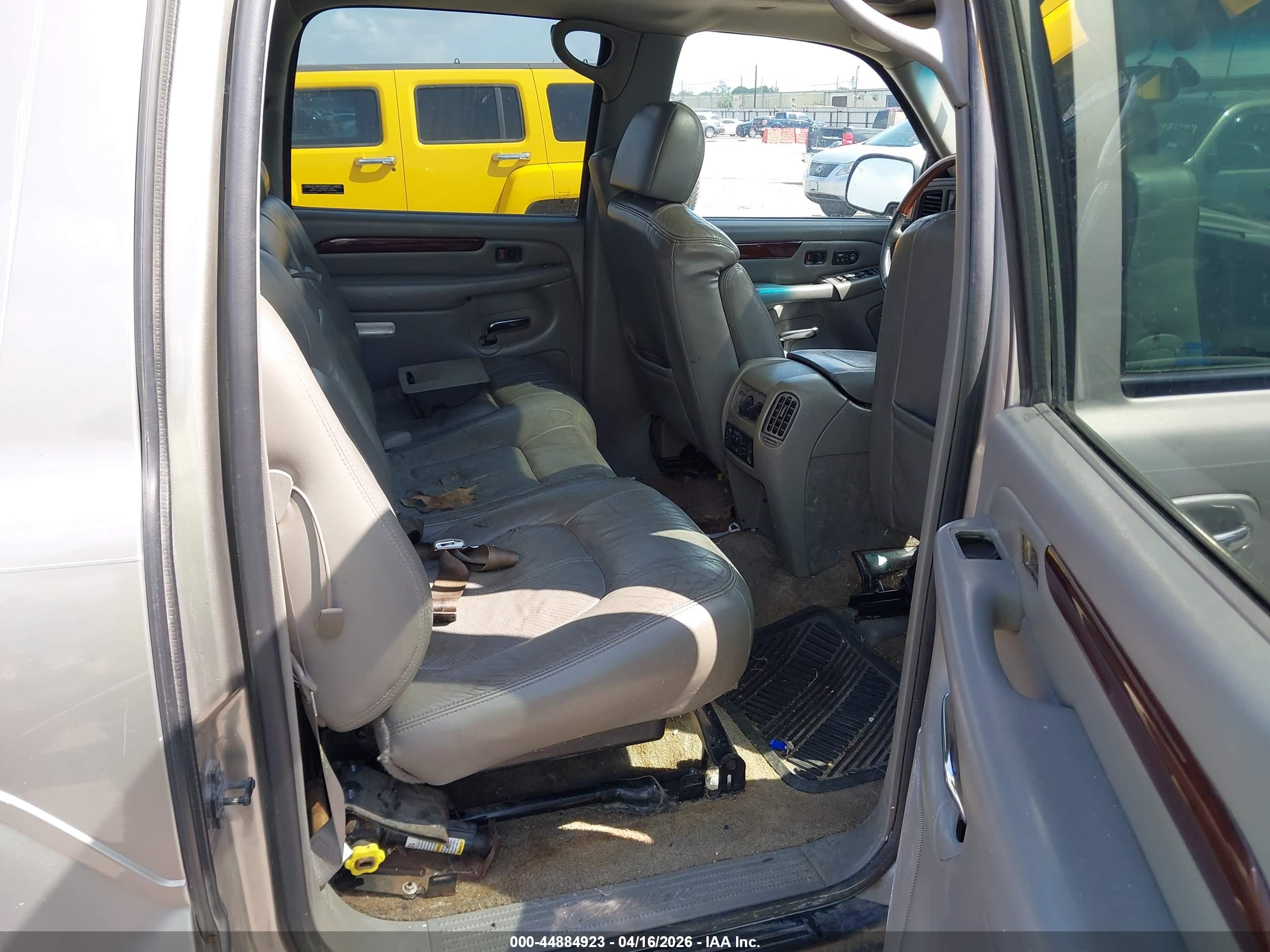 CADILLAC ESCALADE image 8