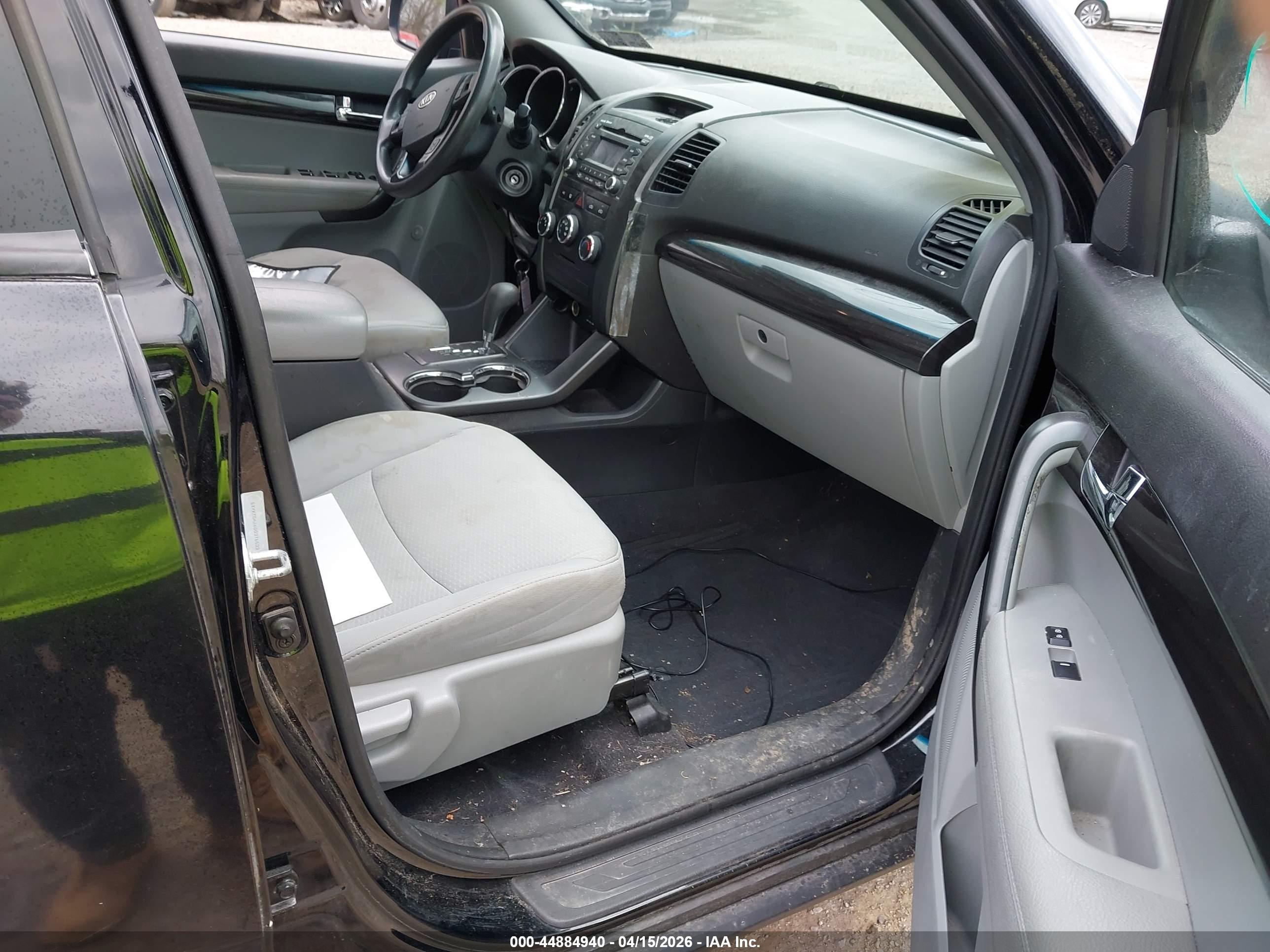 KIA SORENTO image 5