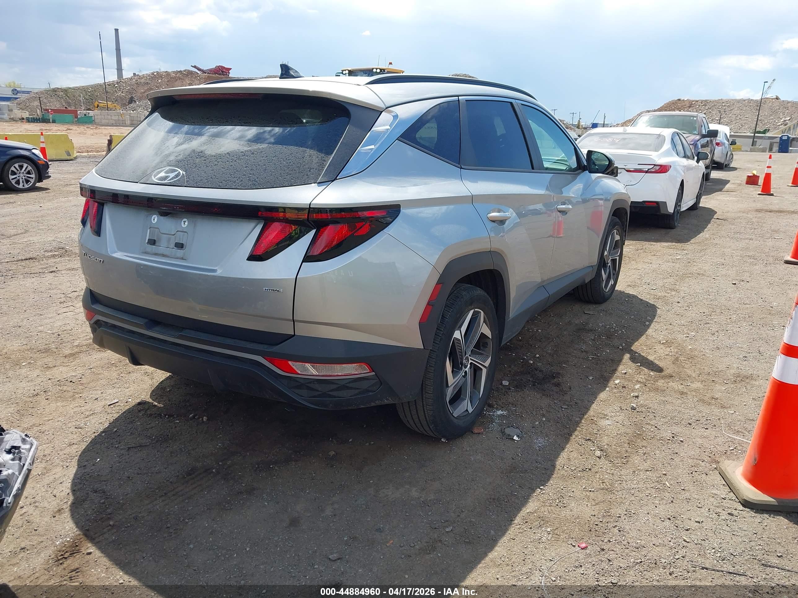 HYUNDAI TUCSON image 4