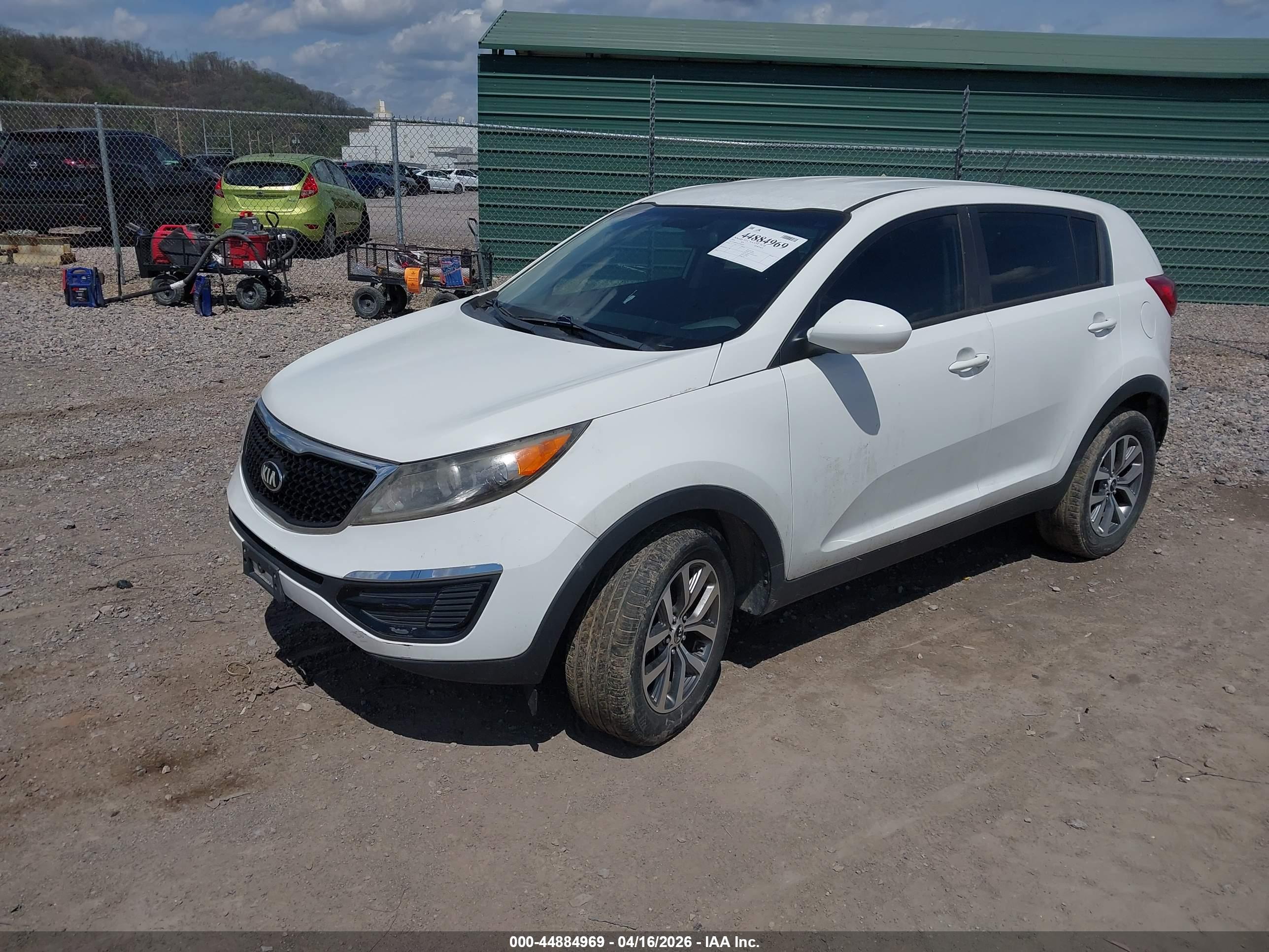 KIA SPORTAGE image 2