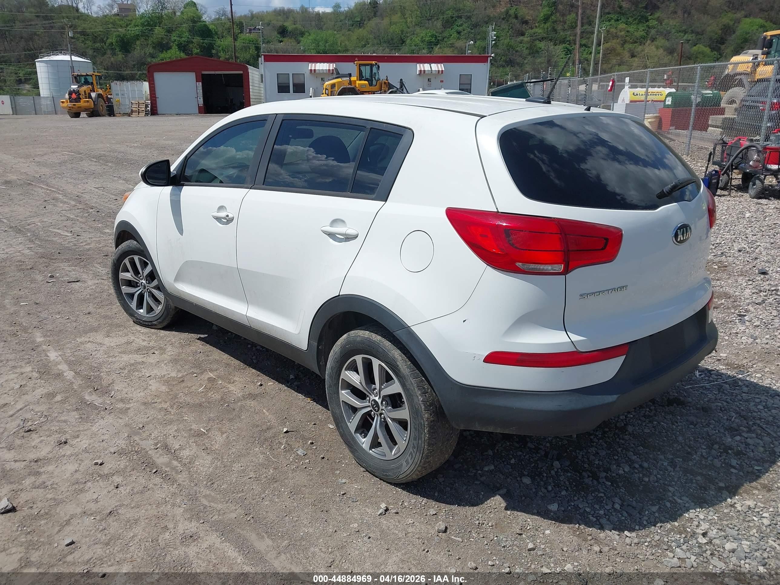 KIA SPORTAGE image 3