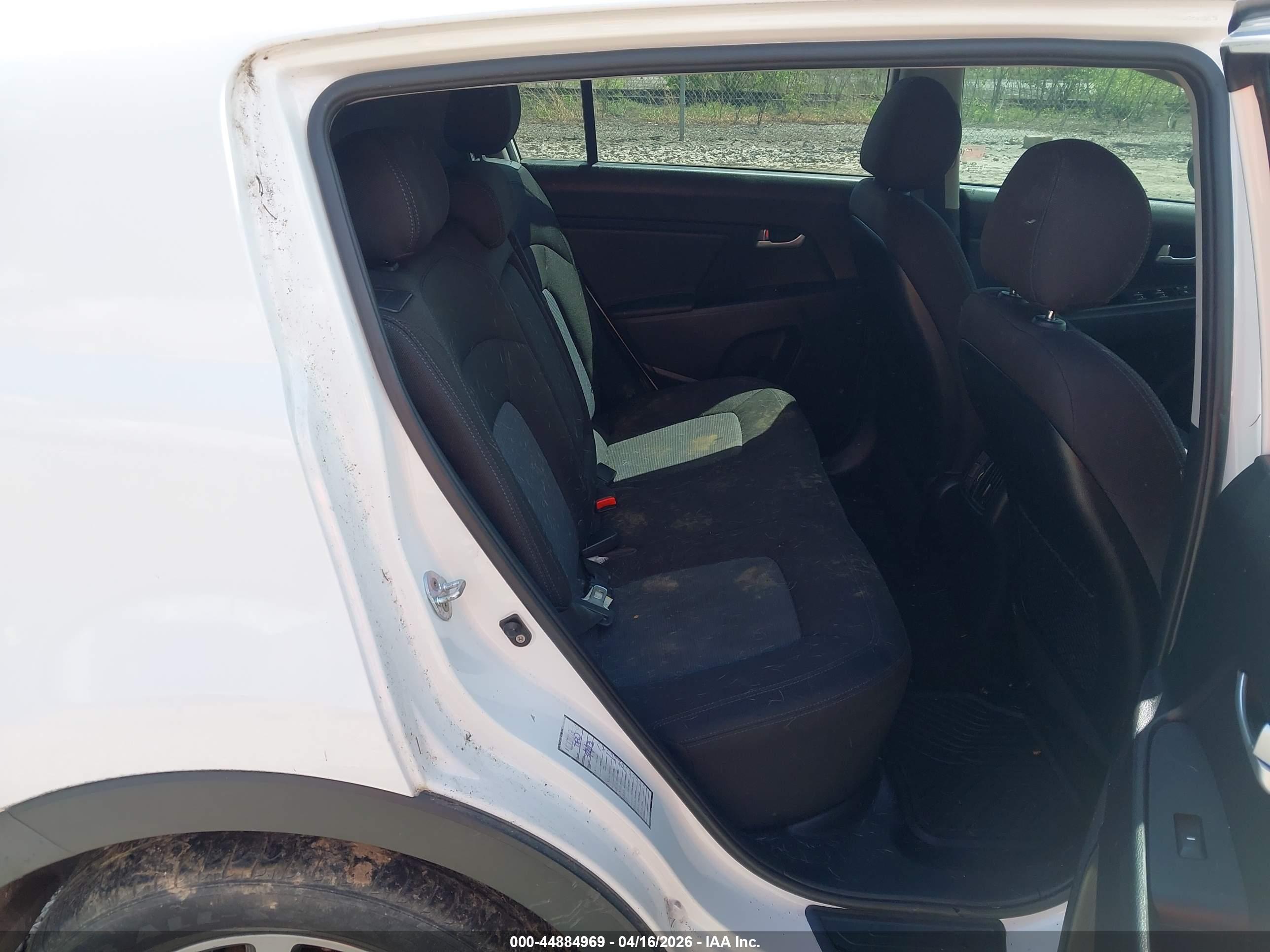KIA SPORTAGE image 8