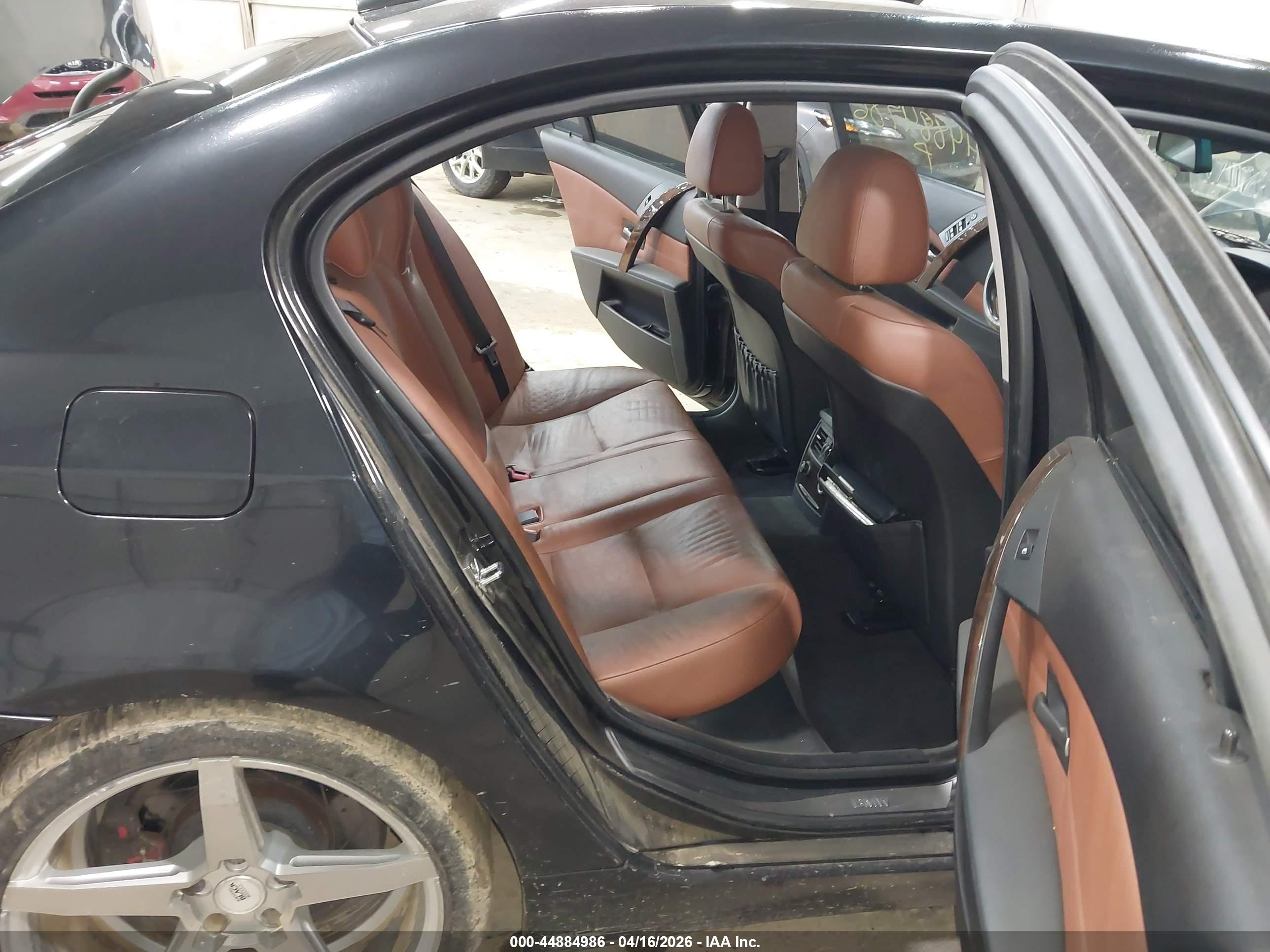 BMW 545I image 8