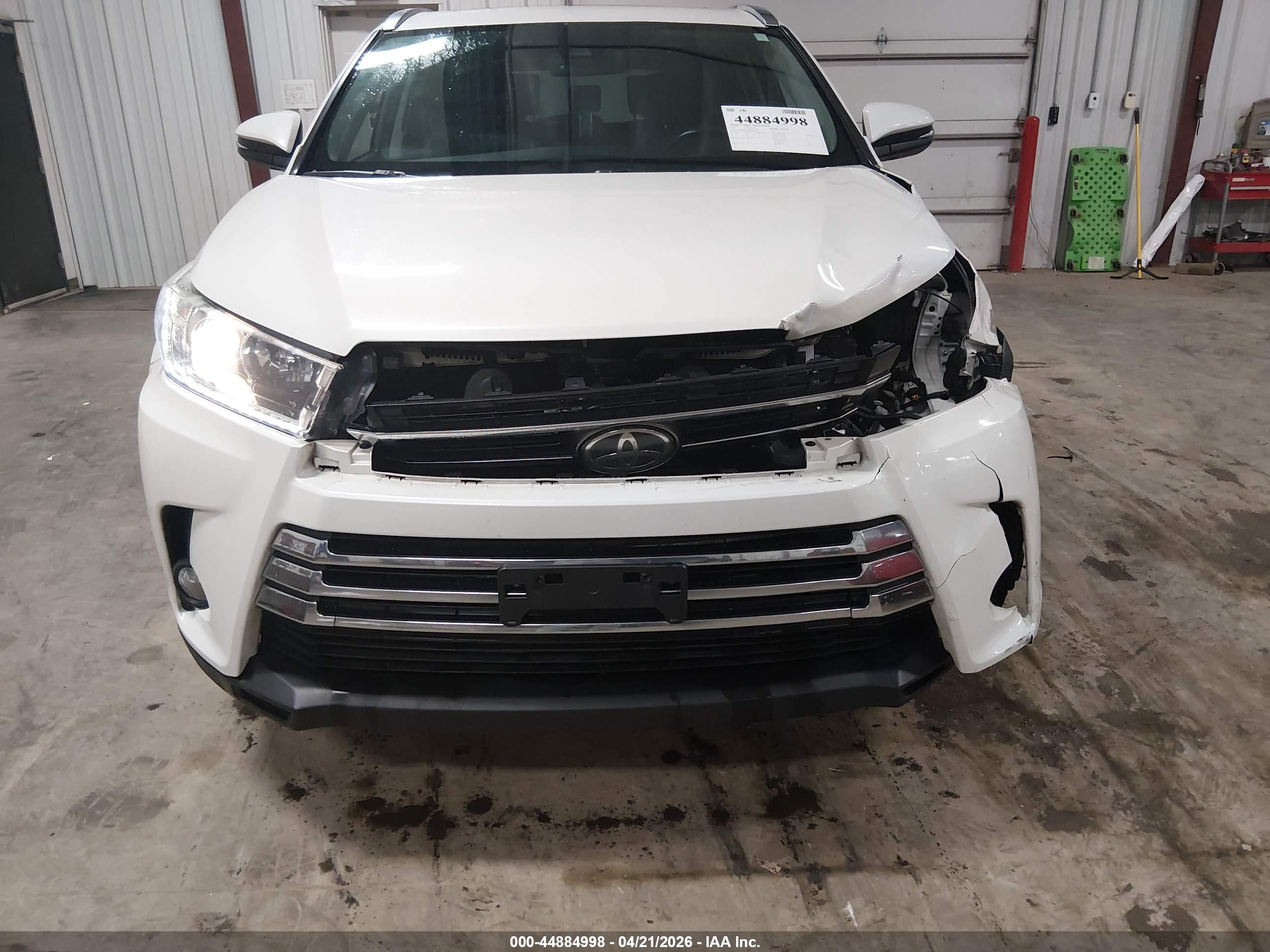 TOYOTA HIGHLANDER image 6