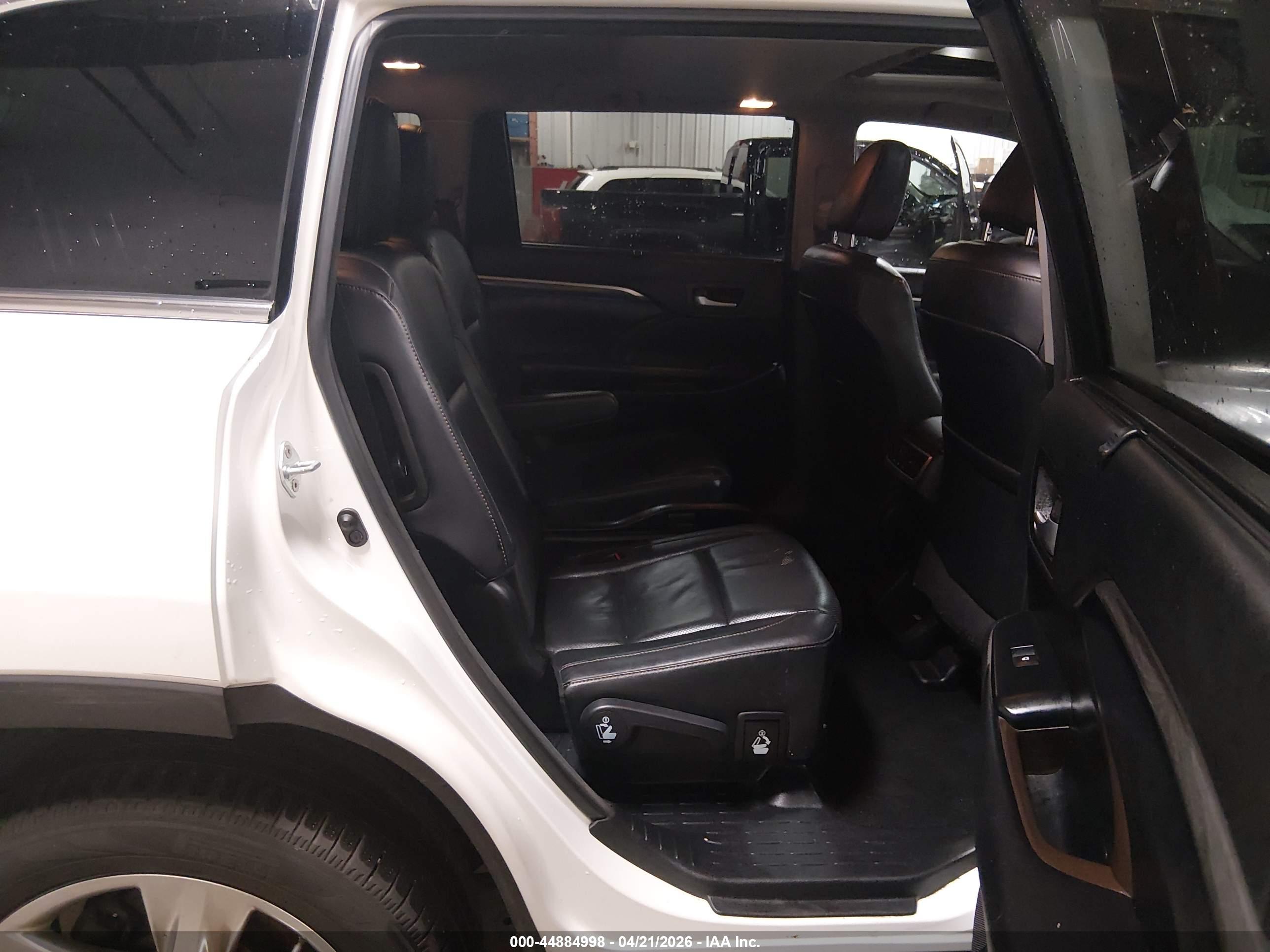 TOYOTA HIGHLANDER image 8