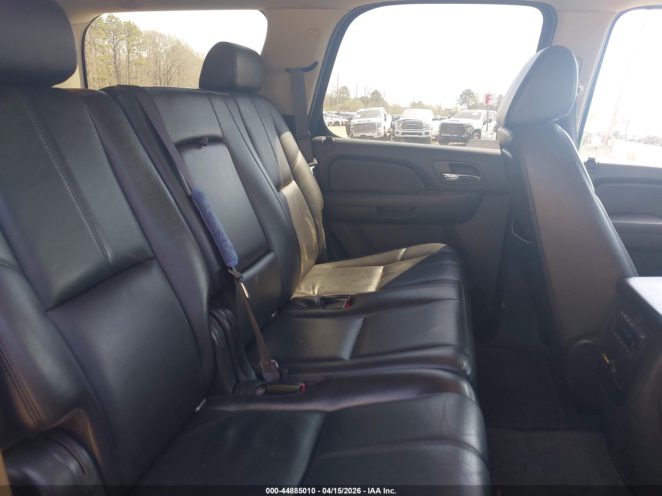 CHEVROLET TAHOE image 8
