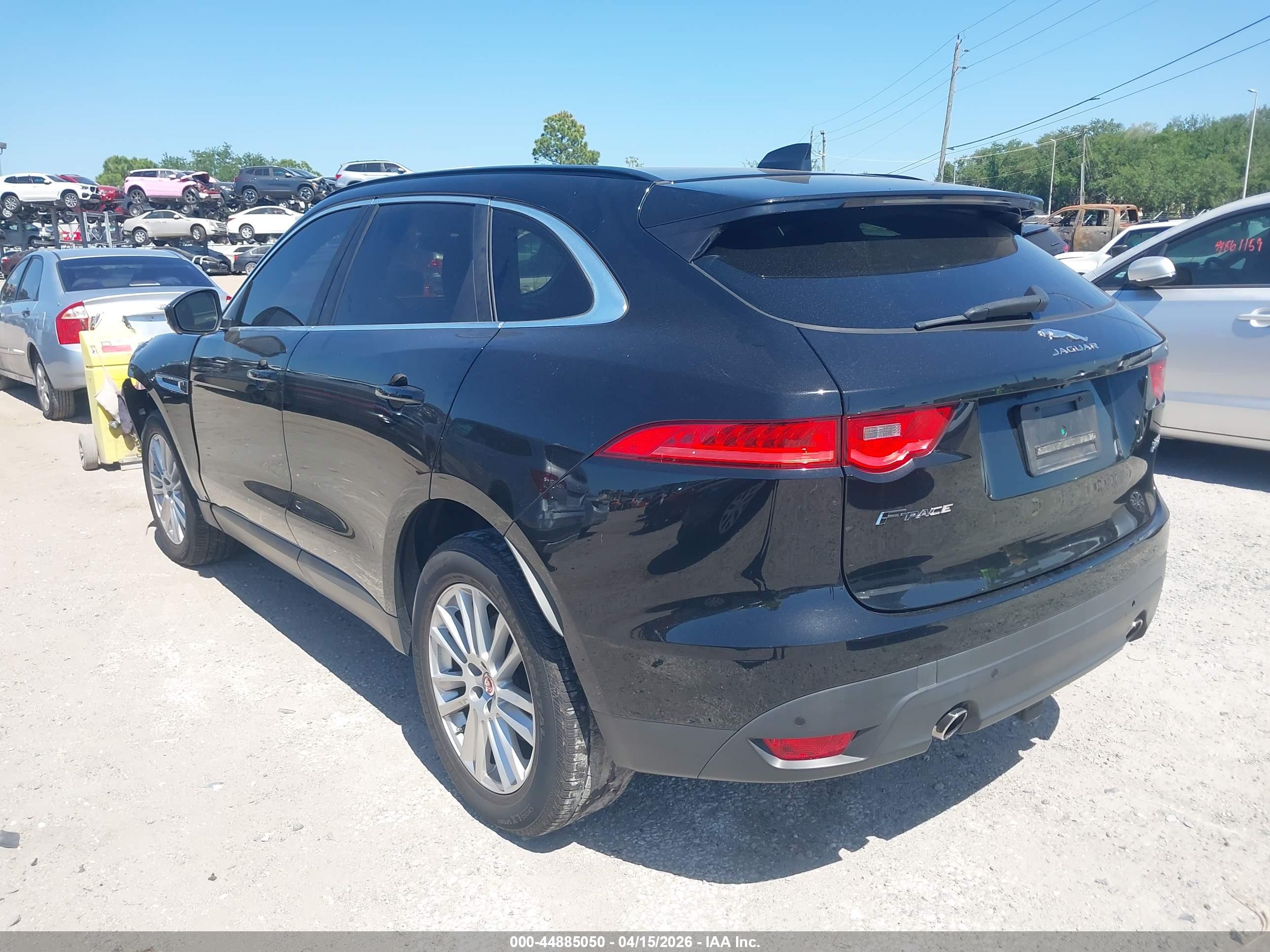 JAGUAR F-PACE image 3
